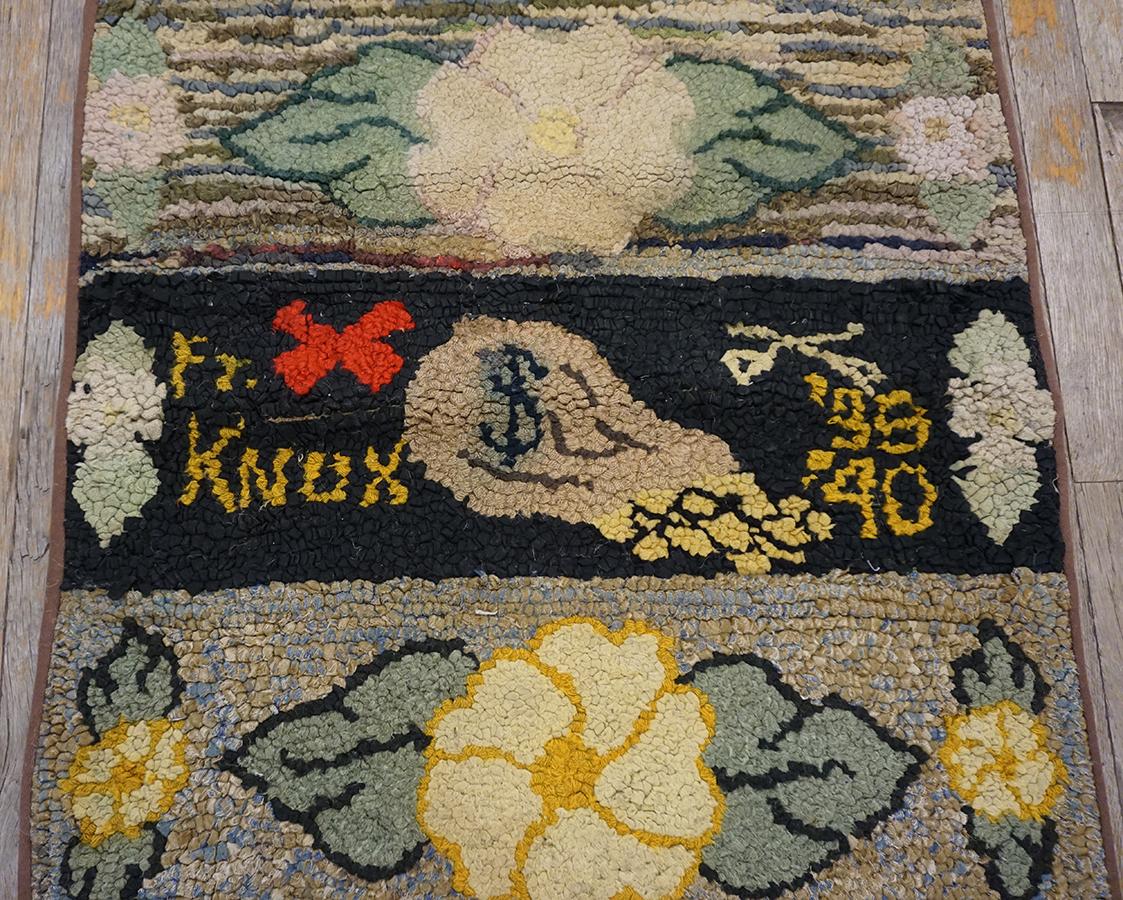 Tapis américain à capuche 2' 6''x12' 2'' Bon état - En vente à New York, NY
