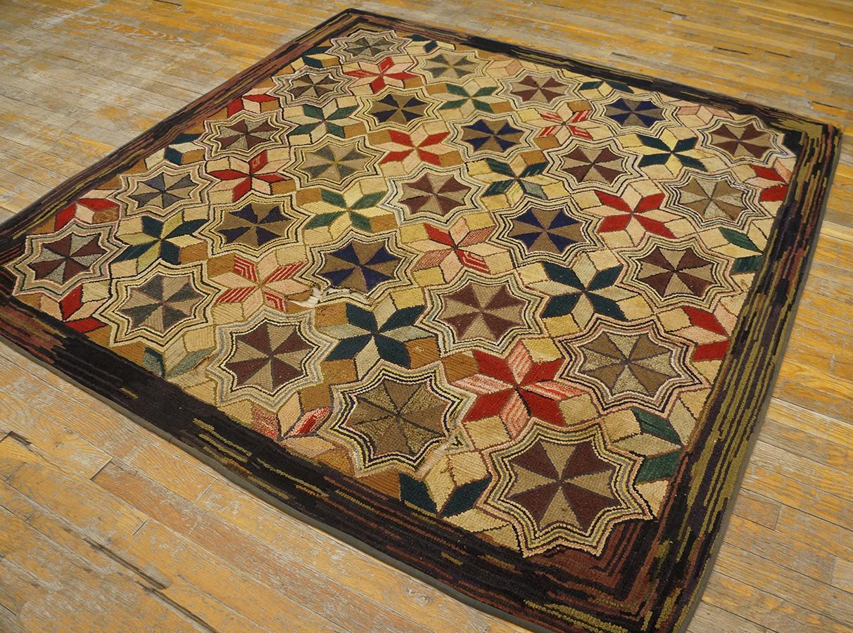 Hand-Knotted Early 20th Century American Hooked Rug ( 5' 9'' x 6'  - 175 x 182 cm ) For Sale