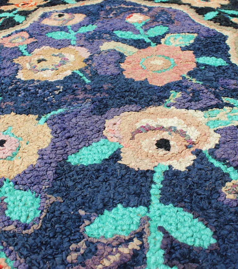 American Hooked Rug in Floral Pattern with Medallion on Purple/Blue ...