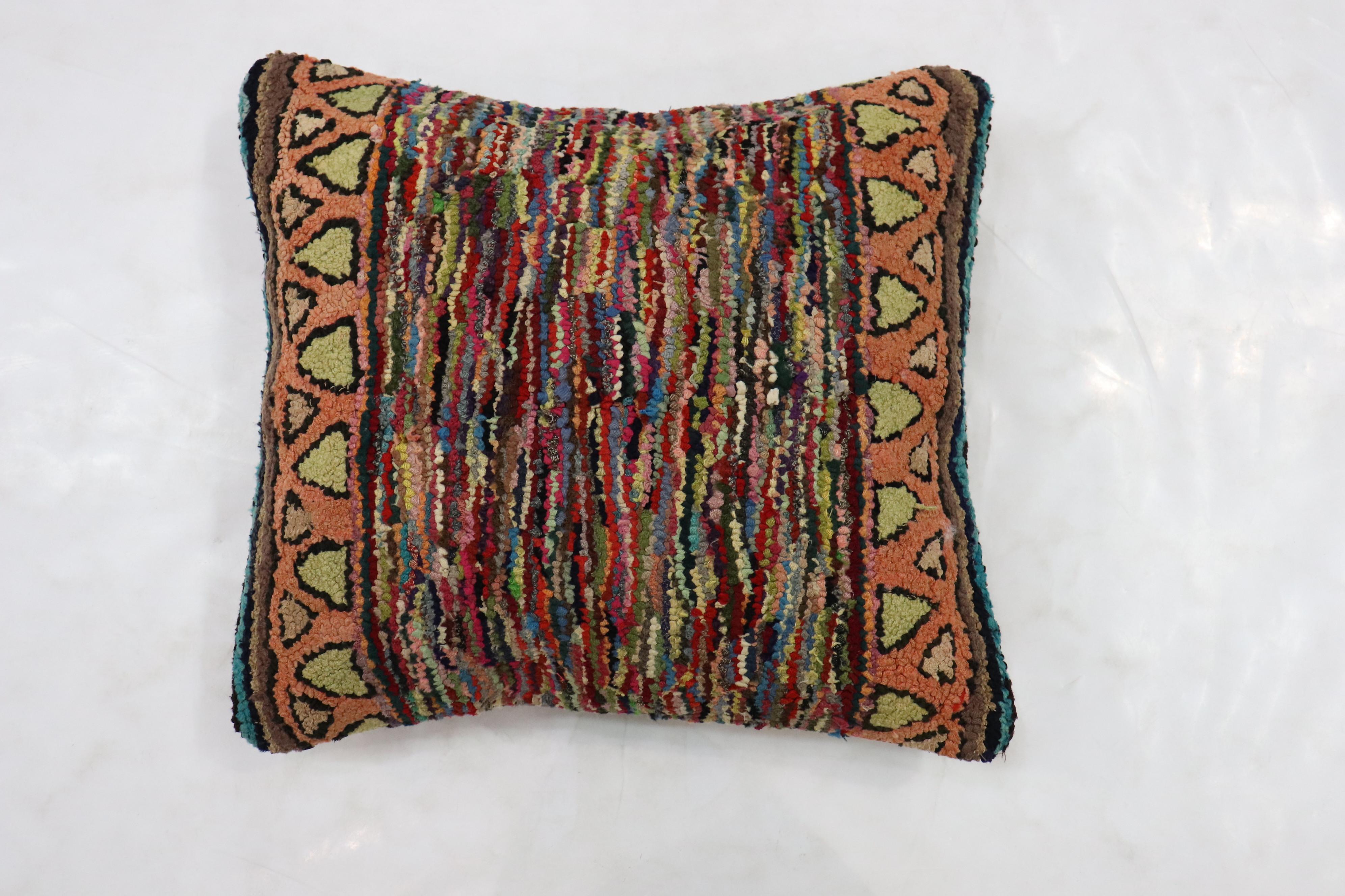 American Hooked Rug Pillow In Good Condition In New York, NY