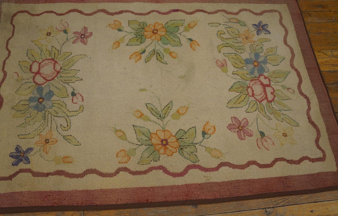 American Hooked Rug 2' 7'' x4' 0'' For Sale 5