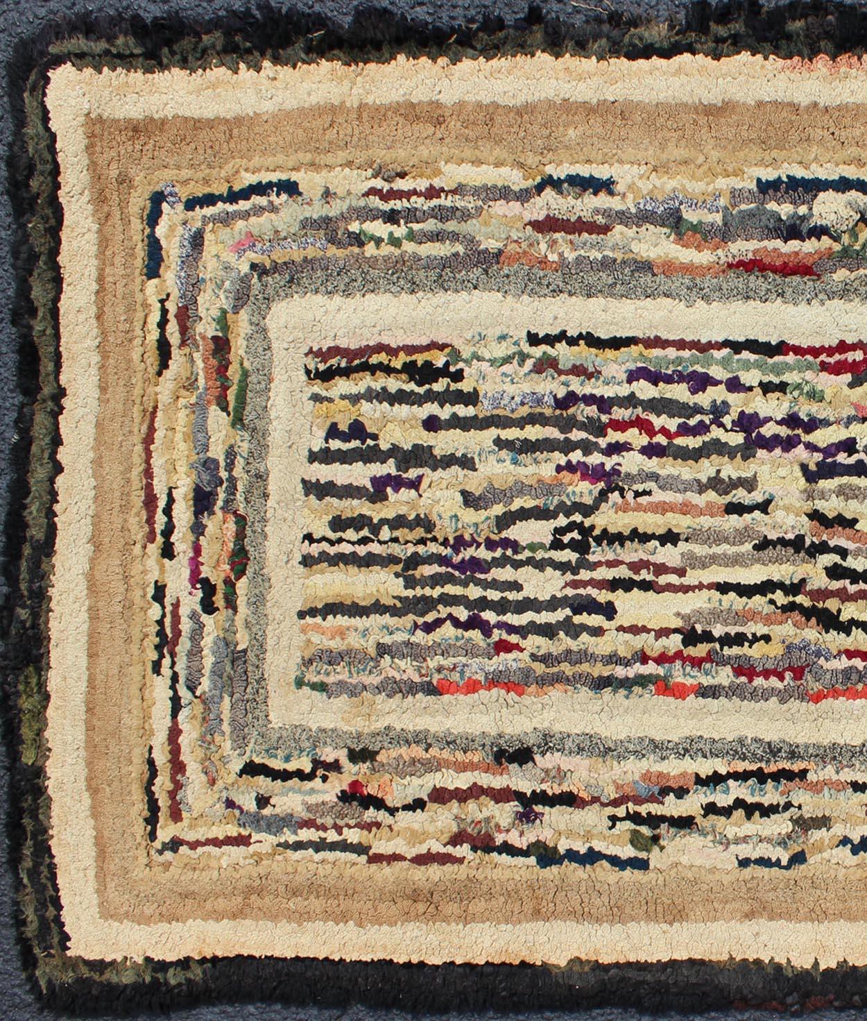American Colonial American Hooked Rug with Variegated Design in Black, Brown and Taupe For Sale
