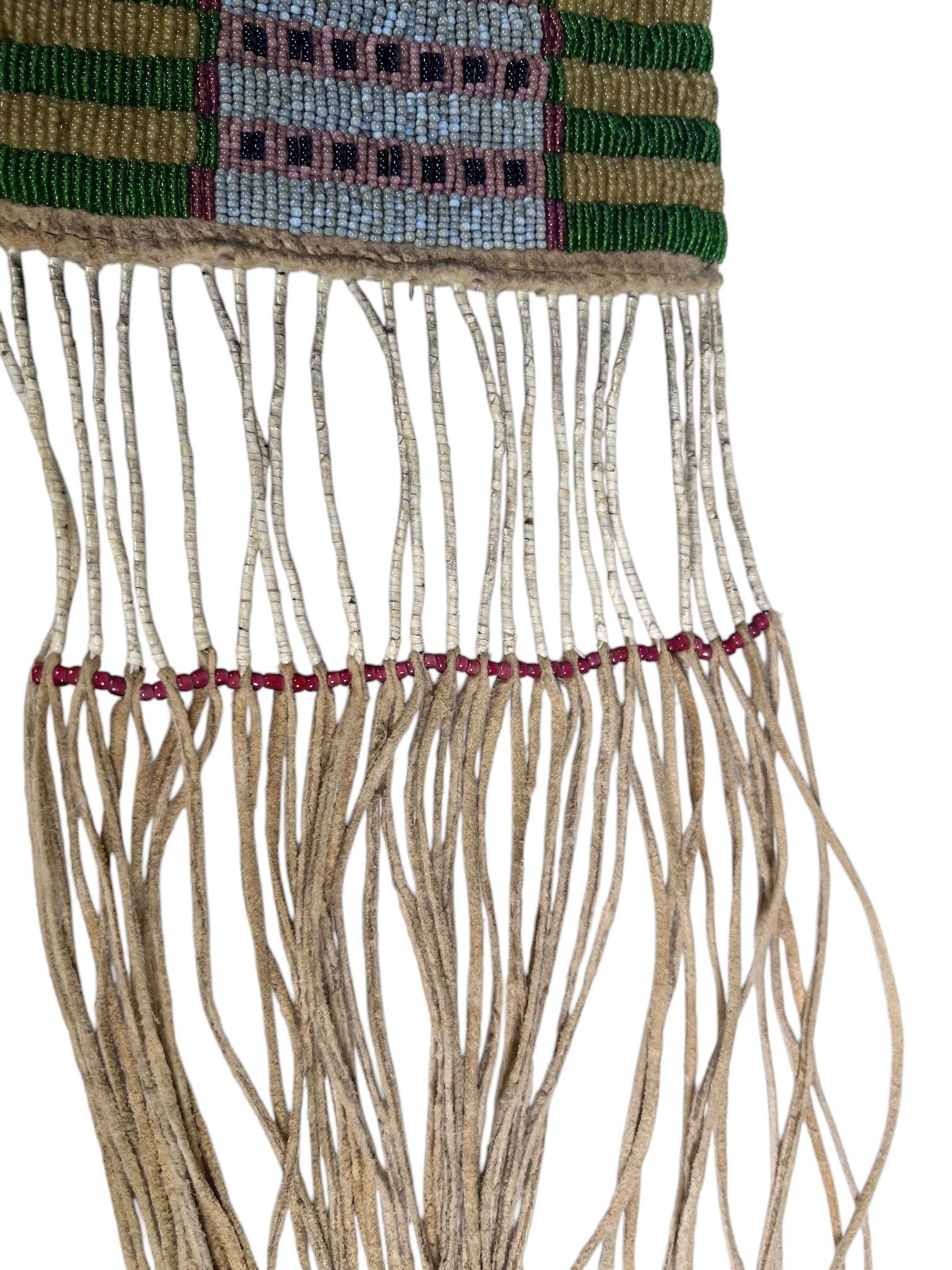 Début du 20ème siècle Sac à tabac perlé de style The Cheyennes American Indian en vente