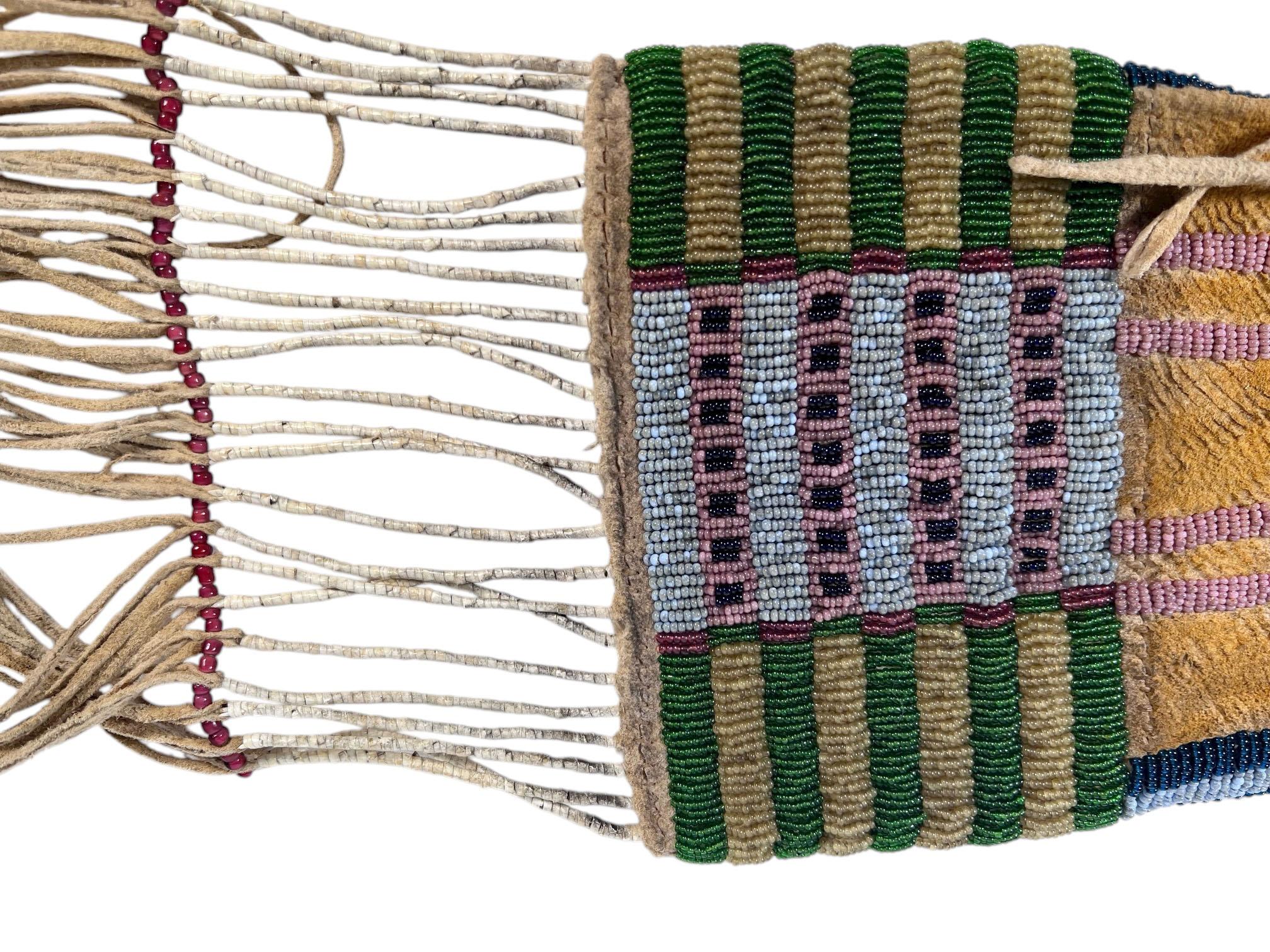 Cuir Sac à tabac perlé de style The Cheyennes American Indian en vente