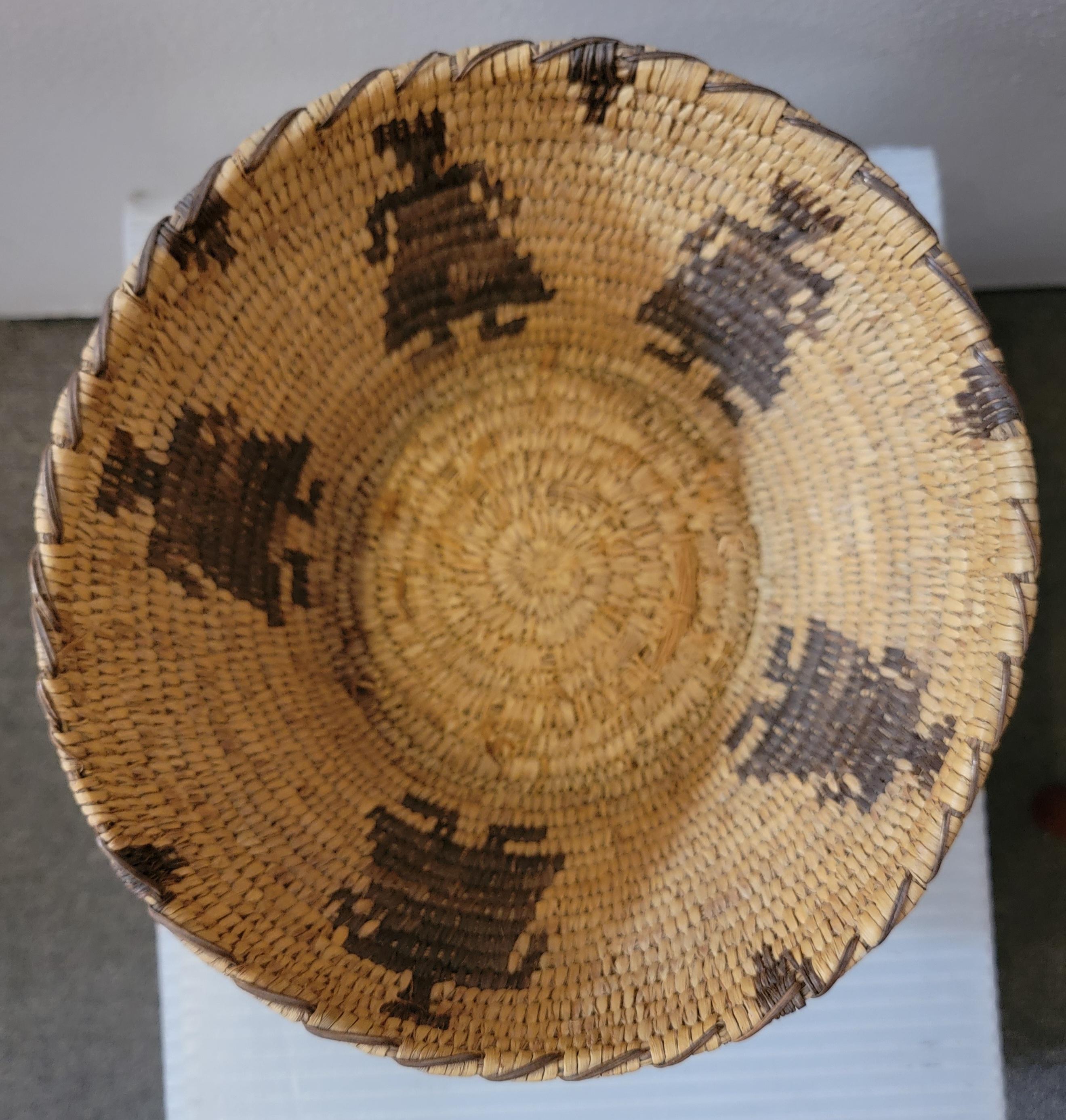 Américain Panier pictural indien américain Papago en vente