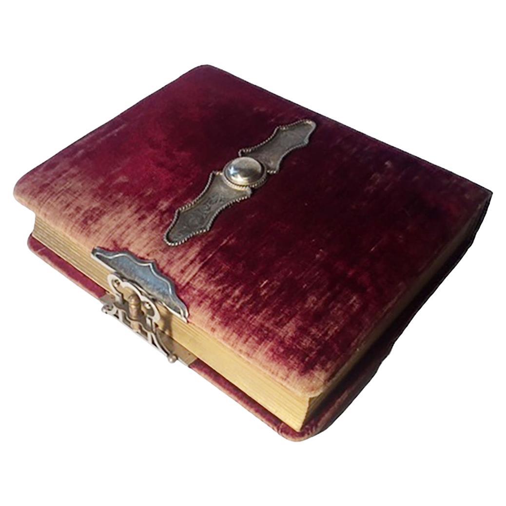 American Indian Red Velvet Photo Book Of Indians