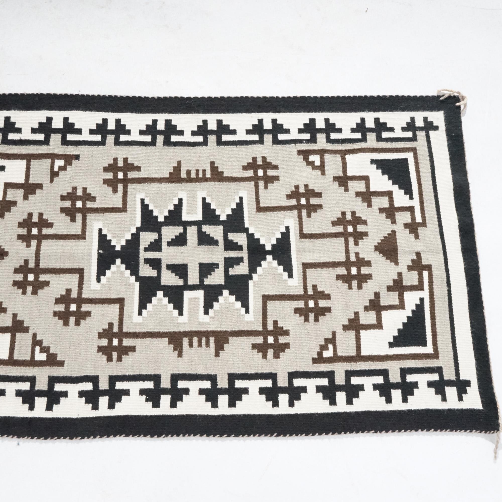 American Indian Southwestern Navajo Style Wool Rug, 20th Century For Sale 1