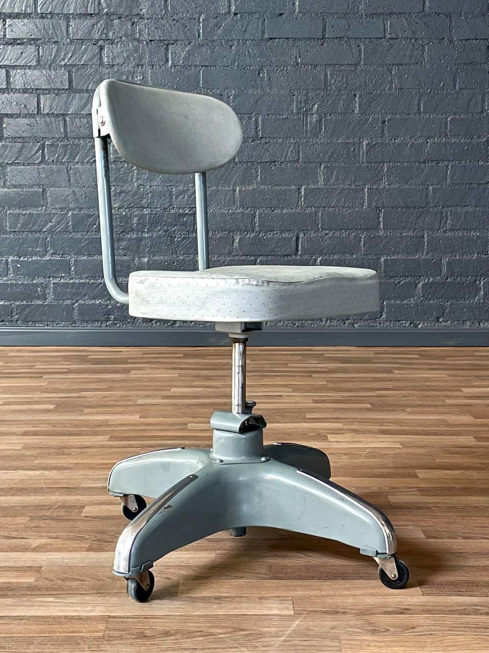 American Industrial “Cosco” Model 15-FT Office Chair In Good Condition For Sale In Los Angeles, CA