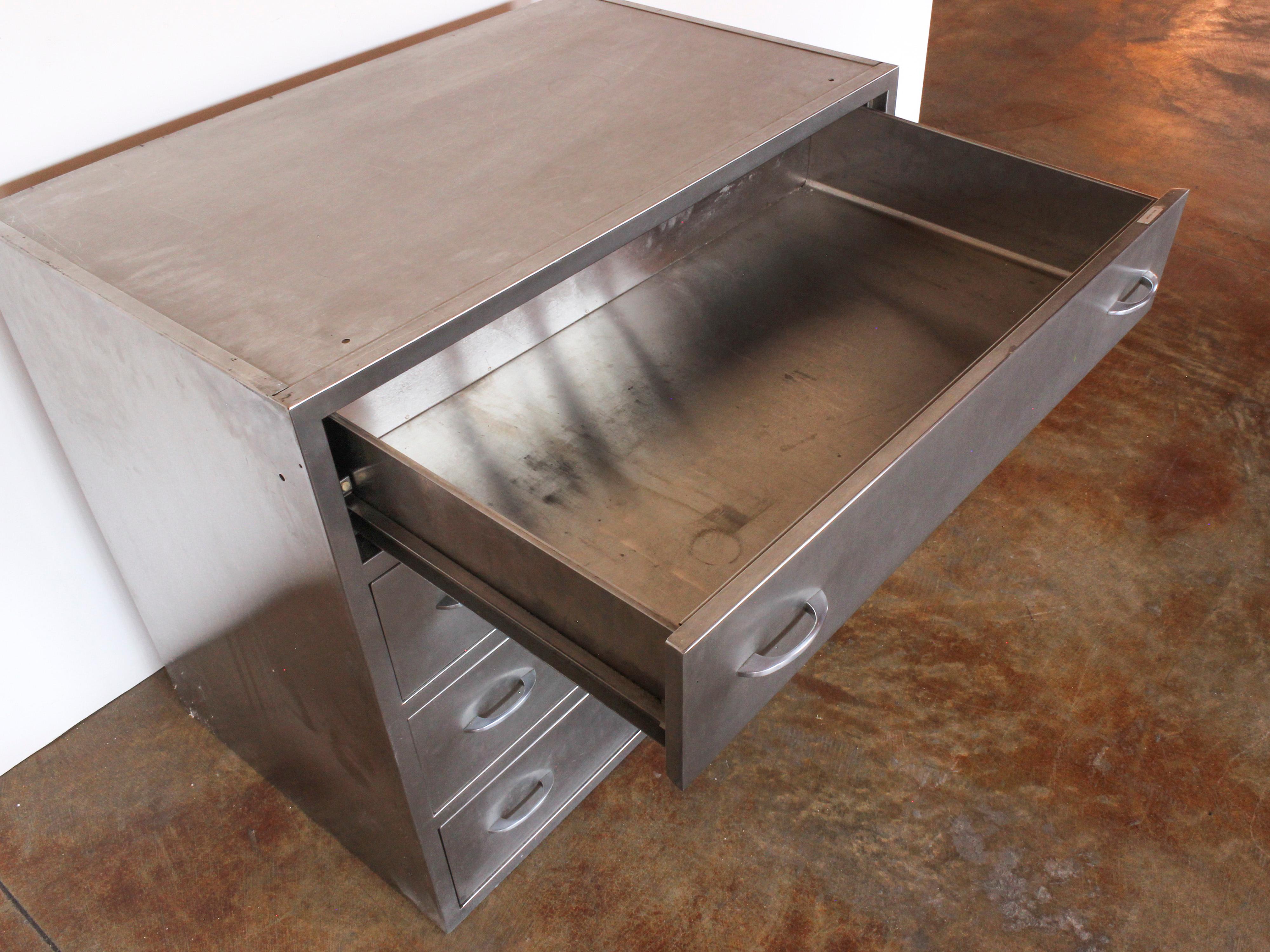 American Industrial Stainless Steel Chest With 4 Drawers, C. 1940s For Sale 8