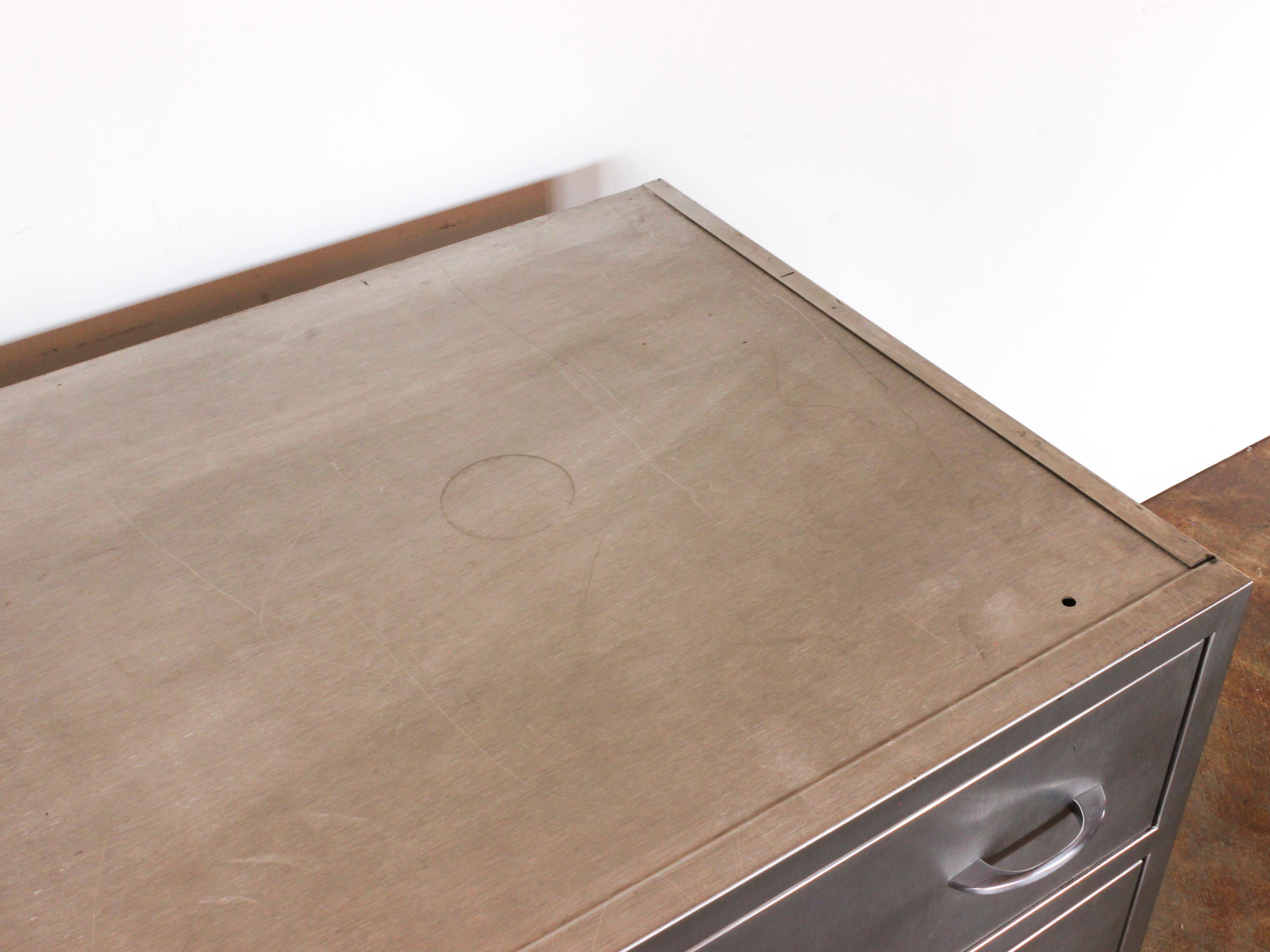 American Industrial Stainless Steel Chest With 4 Drawers, C. 1940s For Sale 5