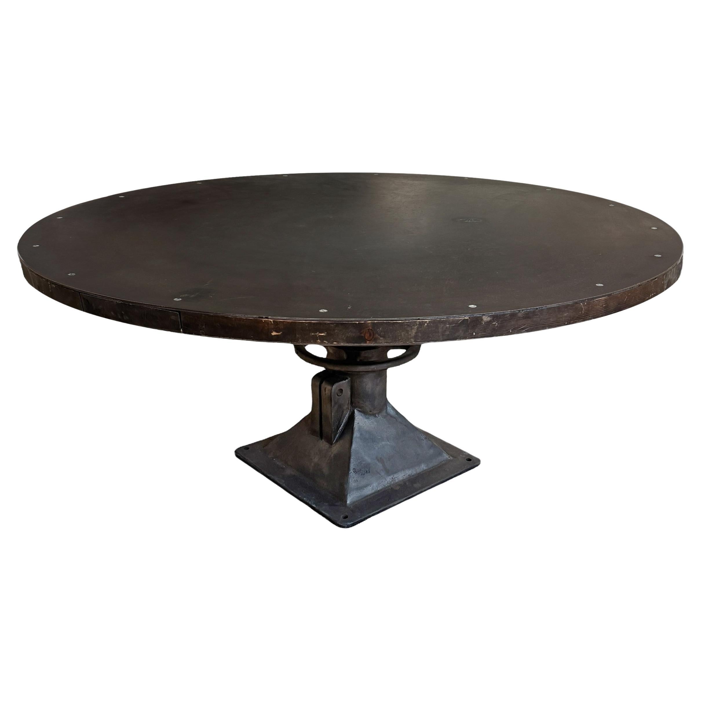 American Industrial Steel Dining Table im Angebot