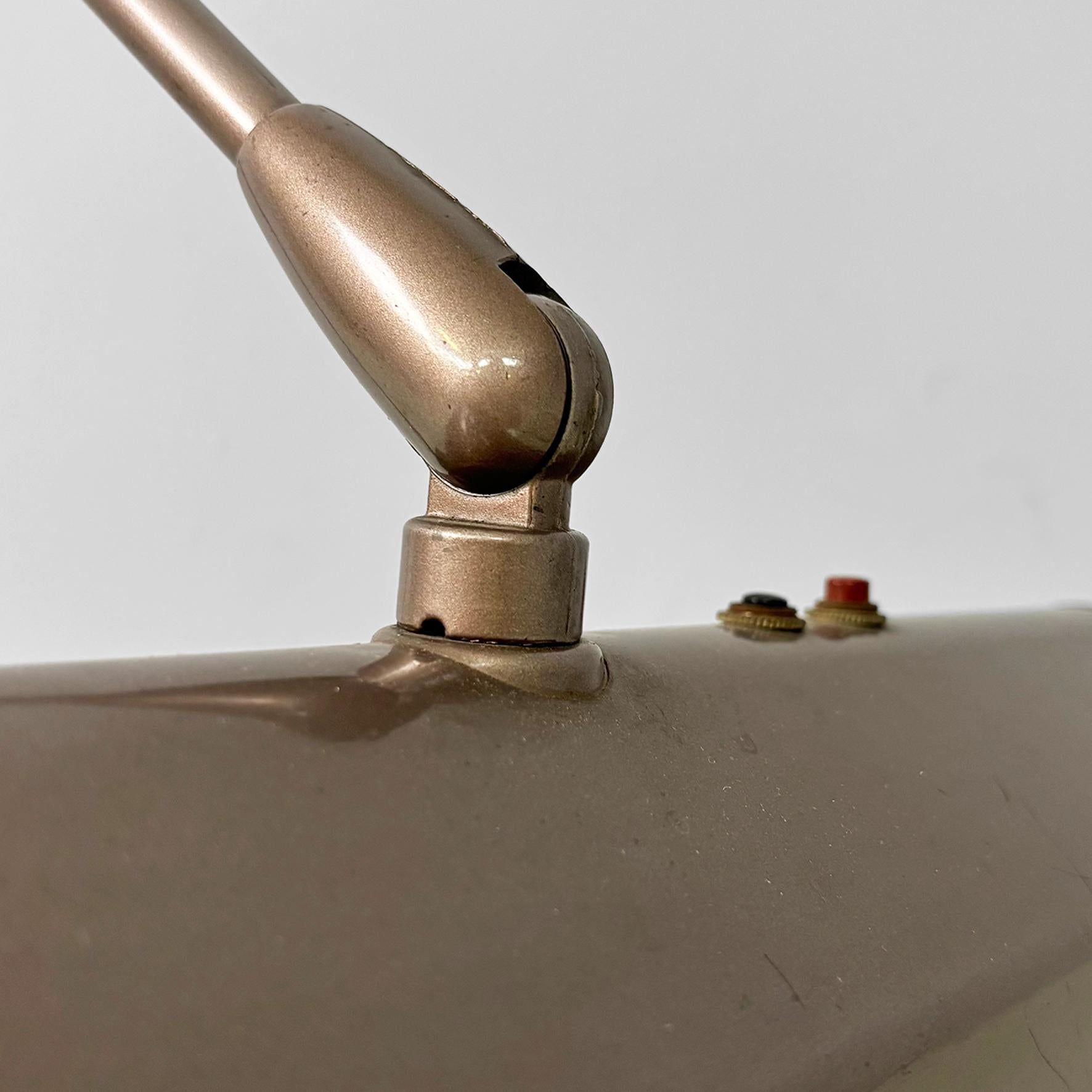Lámpara de sobremesa industrial americana de Dazor floating fixtures, años 50 en venta 8