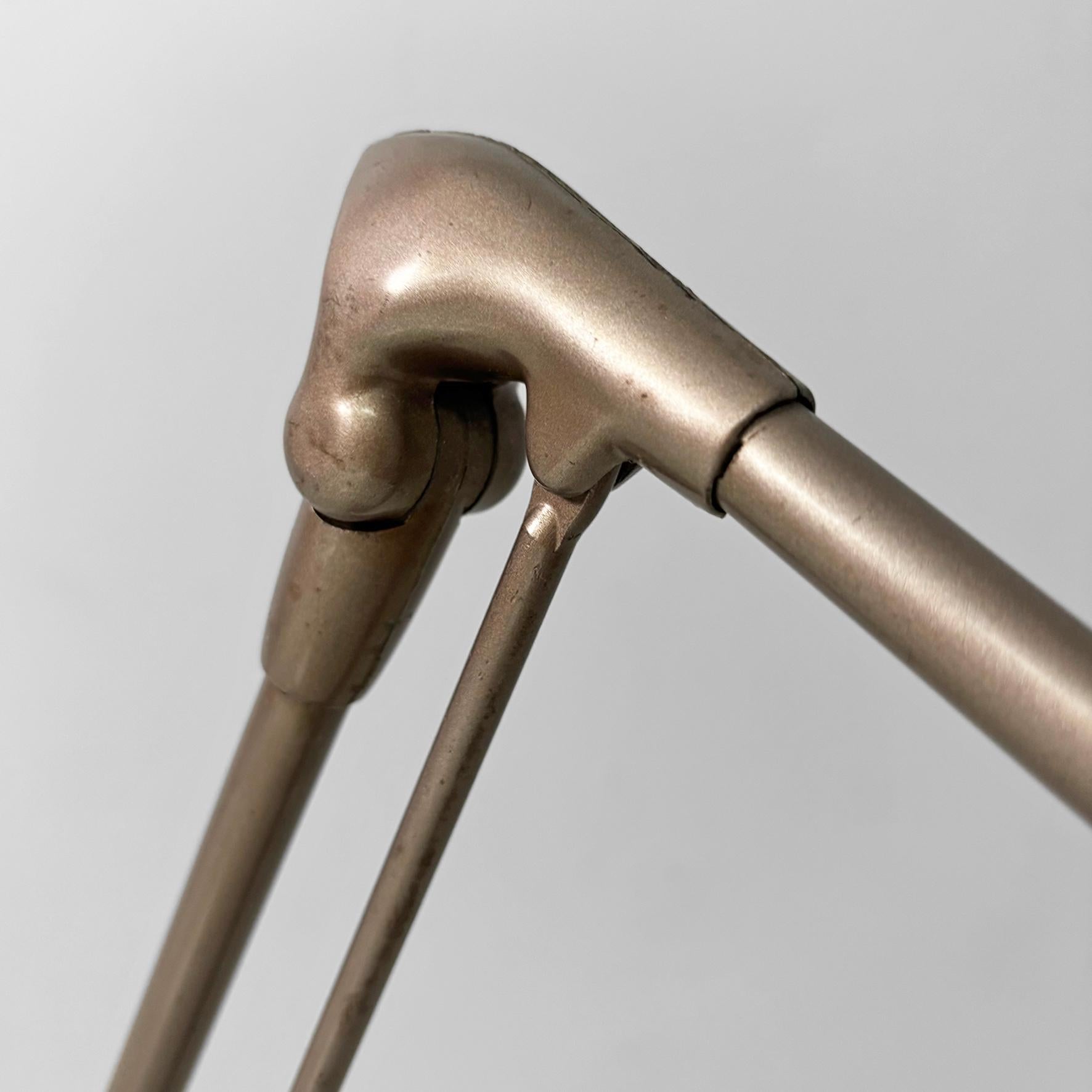 Lámpara de sobremesa industrial americana de Dazor floating fixtures, años 50 en venta 9
