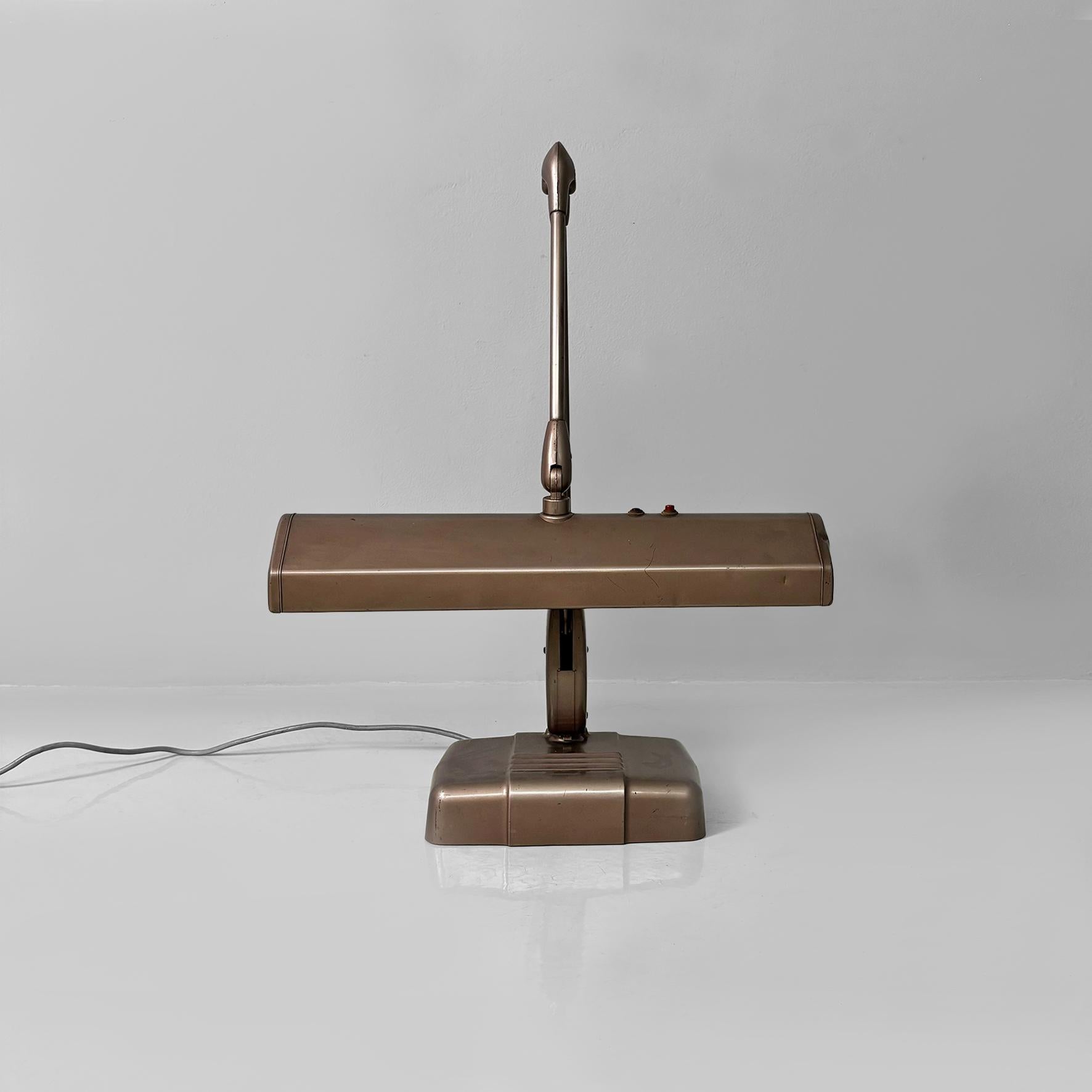 Lámpara de sobremesa industrial americana de Dazor floating fixtures, años 50 en venta 1