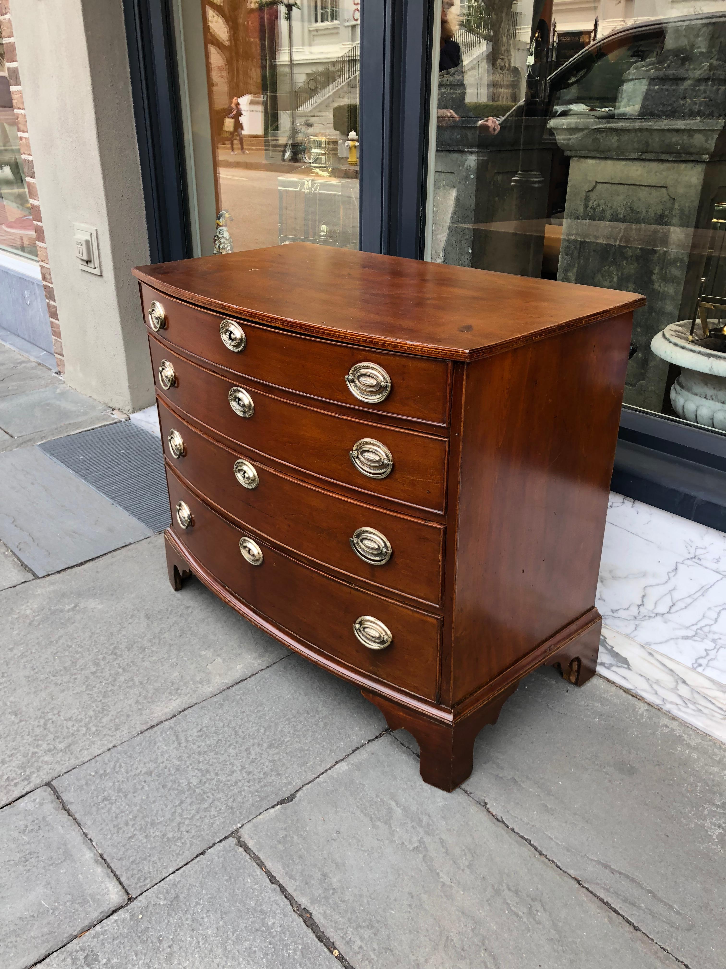 American Inlaid Bow Front Chest on Bracket Feet In Excellent Condition In Charleston, SC