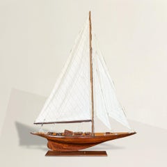 Maqueta de un balandro de regatas estadounidense de la clase J