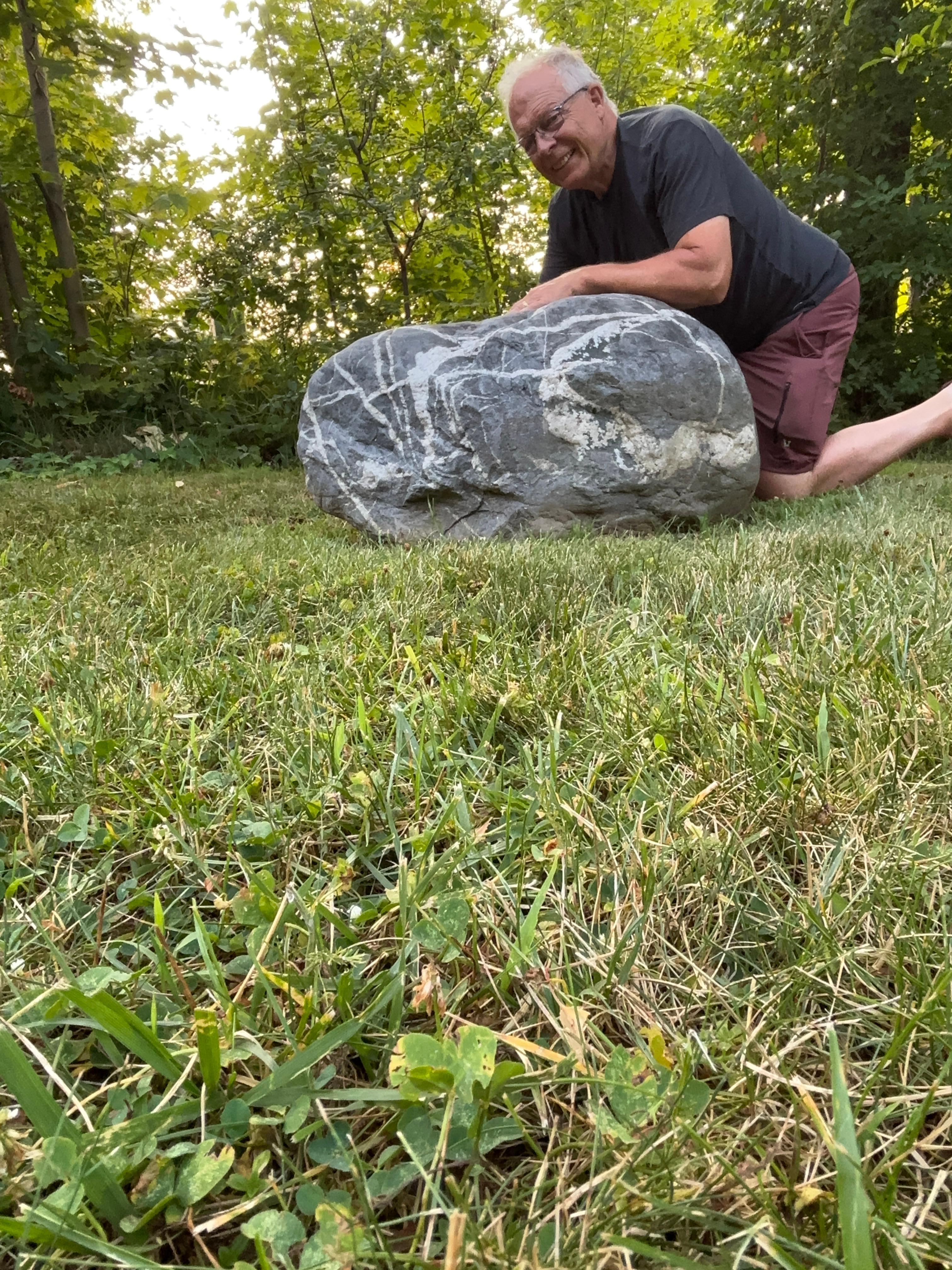 American Large Precious Bulls Eye Natural Mountain Garden Stone Unique Statement (amerikanisch) im Angebot