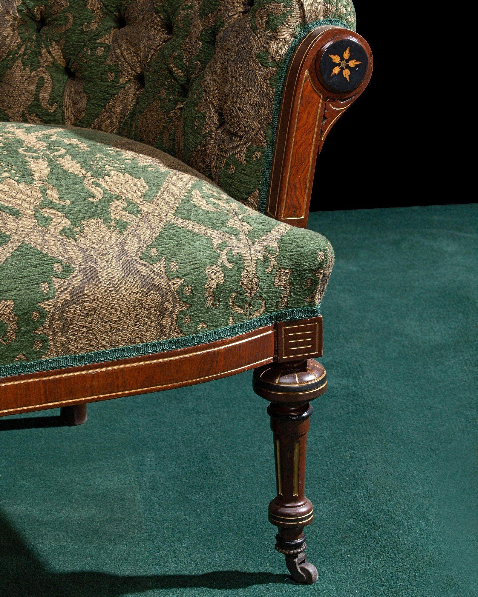 Amerikanisches spätviktorianisches Renaissance-Revival-Sofa & Stuhl-Set (Walnuss) im Angebot