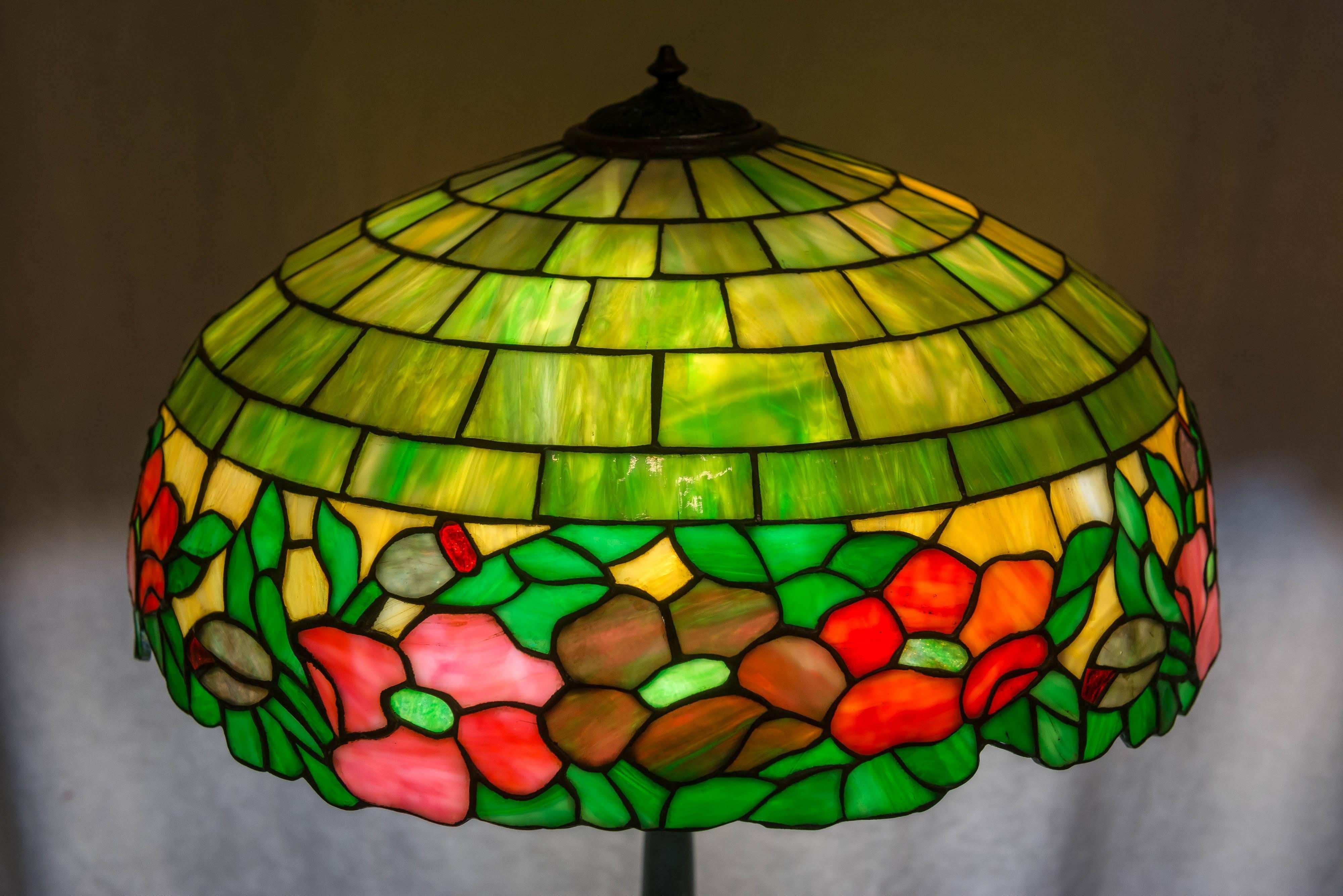 American Leaded Glass Floral Lamp by Wilkinson In Excellent Condition In Petaluma, CA