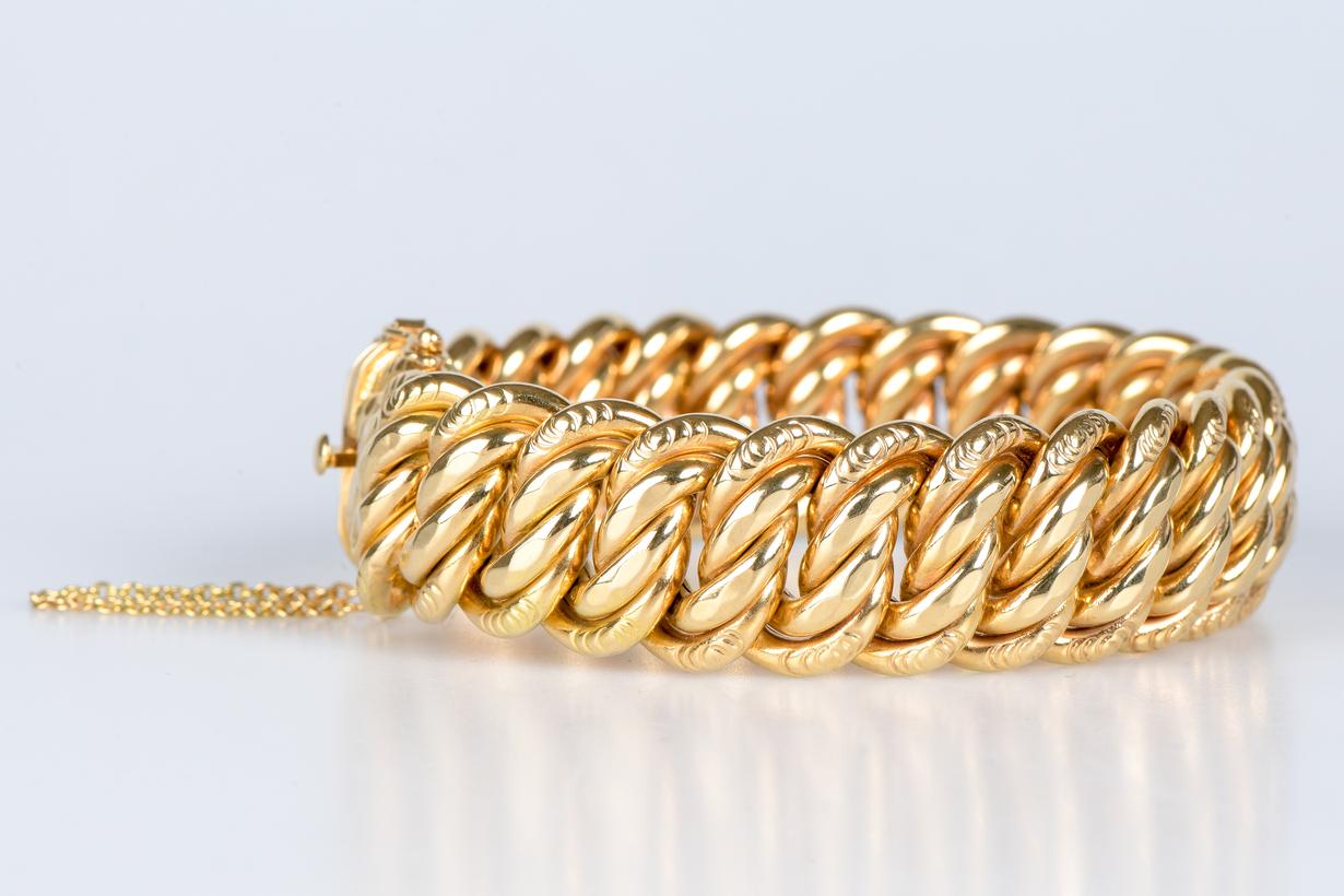 American link bracelet in 18-carat yellow gold For Sale 3