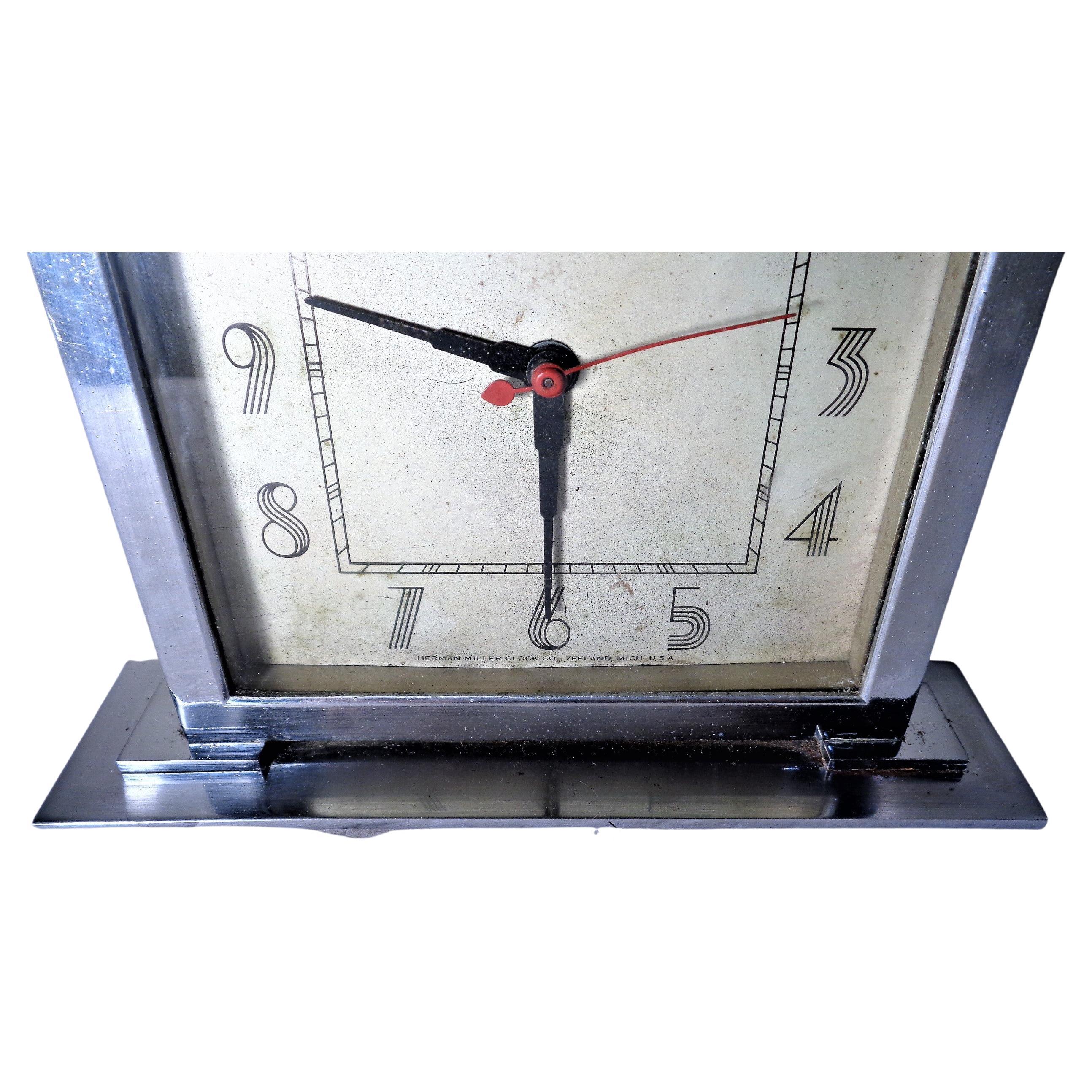 American Machine Age chromed steel table / desk clock designed by Gilbert Rohde for Herman Miller Zeeland Michigan, 1934. Look at all pictures and read condition report in comment section. 
