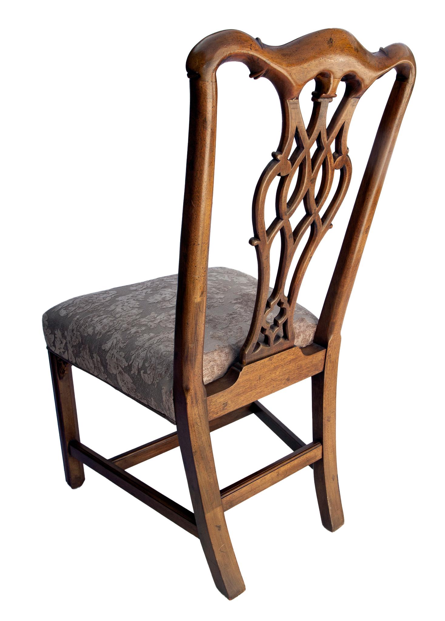 Sculpté Chaises de salle à manger Chippendale de fabrication américaine Ensemble de 8 chaises en vente