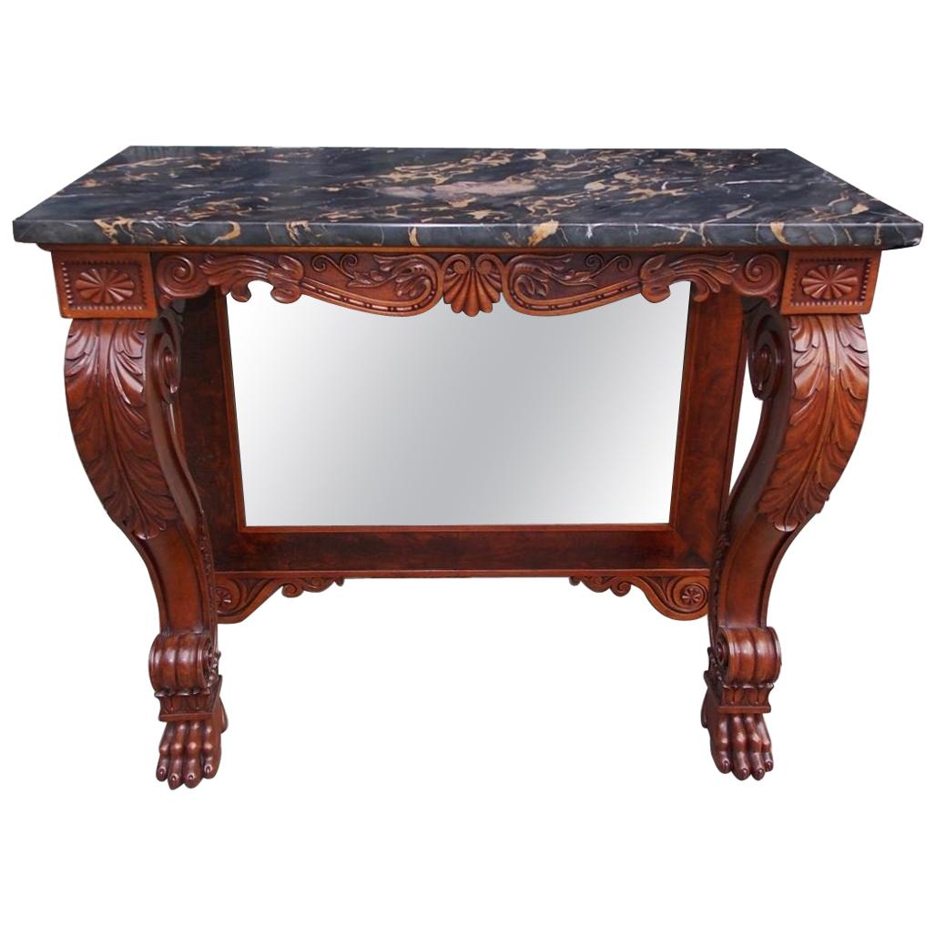 Console américaine en acajou avec plateau en marbre d’acanthe, Isaac Vose, Boston, vers 1830 en vente