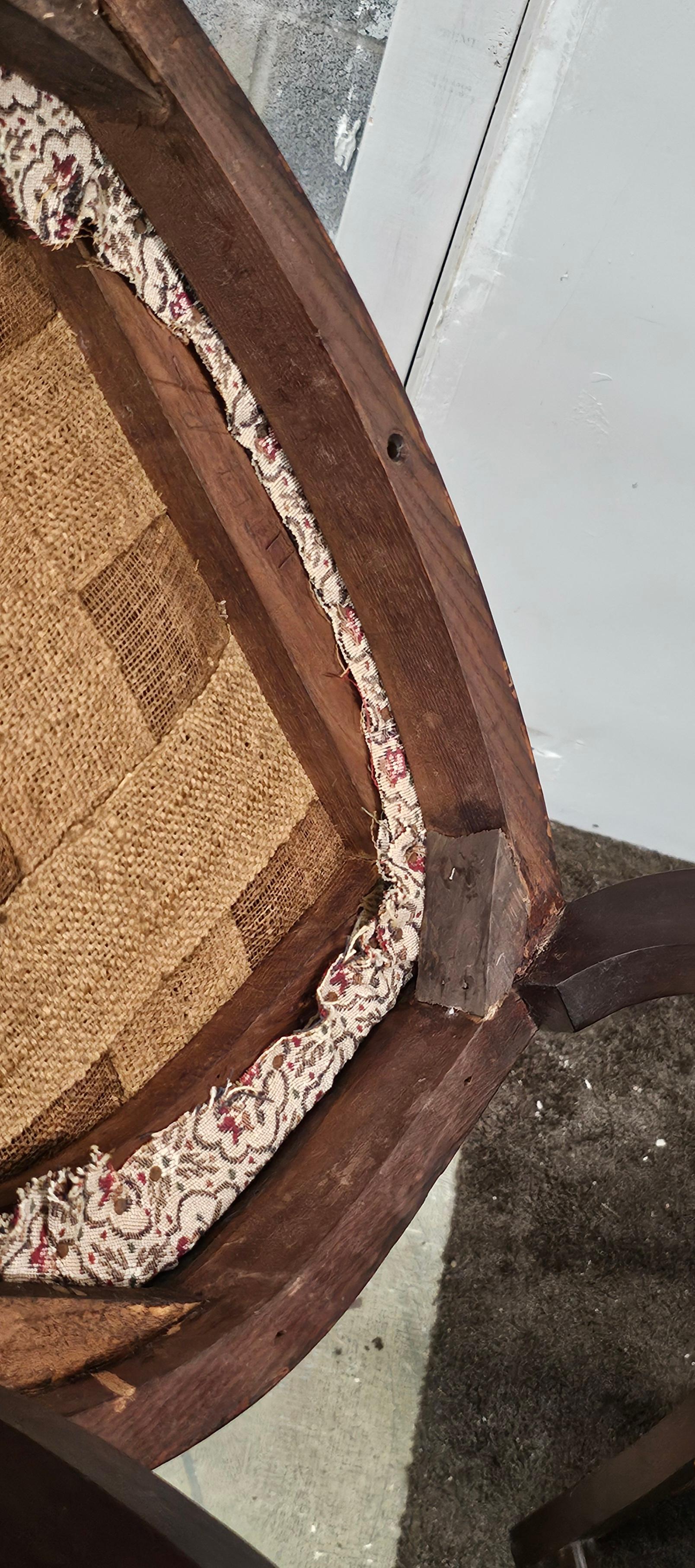 American Mahogany and Figured Mahogany Veneered Gondola Chair, Circa 1815- 1830s For Sale 1