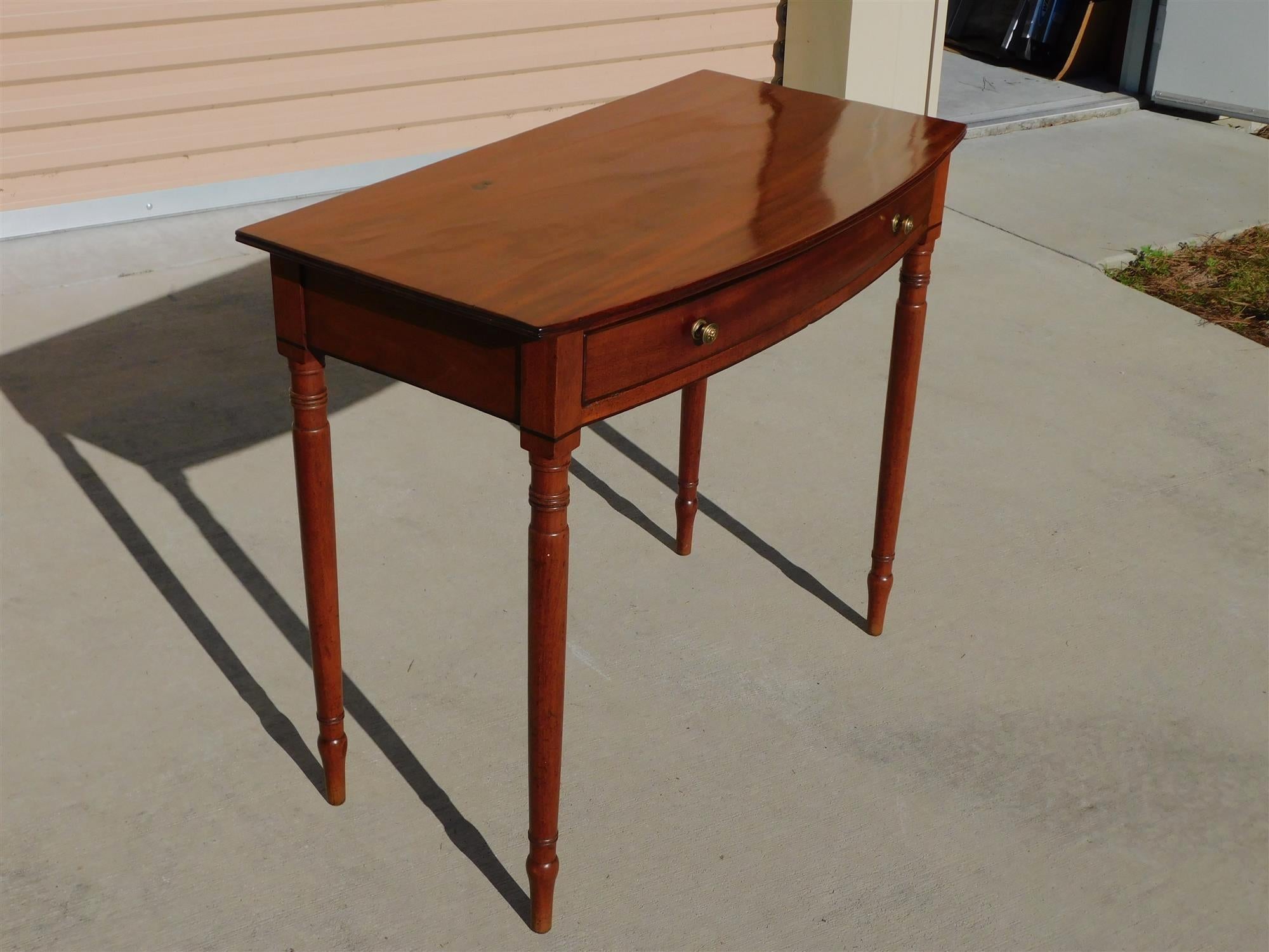 Sheraton Tavolo da scrittura a un cassetto in mogano americano con gambe anellate e bulbose 1815 in vendita