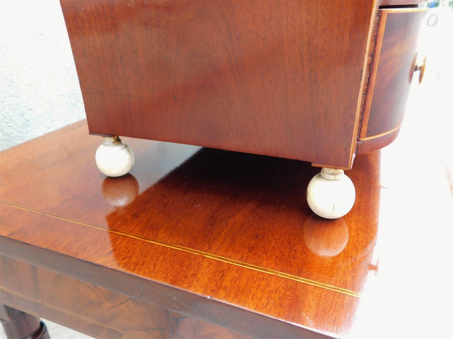 American Mahogany Bow Front Satinwood Inlaid Oval Dressing Mirror, Boston C 1800 For Sale 6