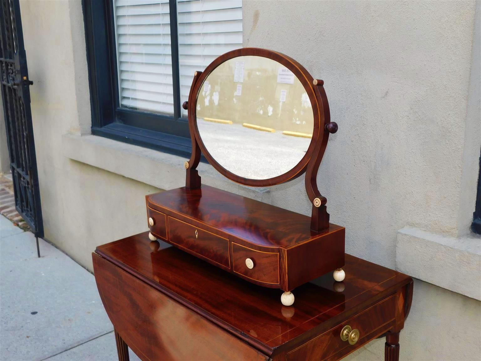Hand-Carved American Mahogany Bow Front Satinwood Inlaid Oval Dressing Mirror, Boston C 1800 For Sale
