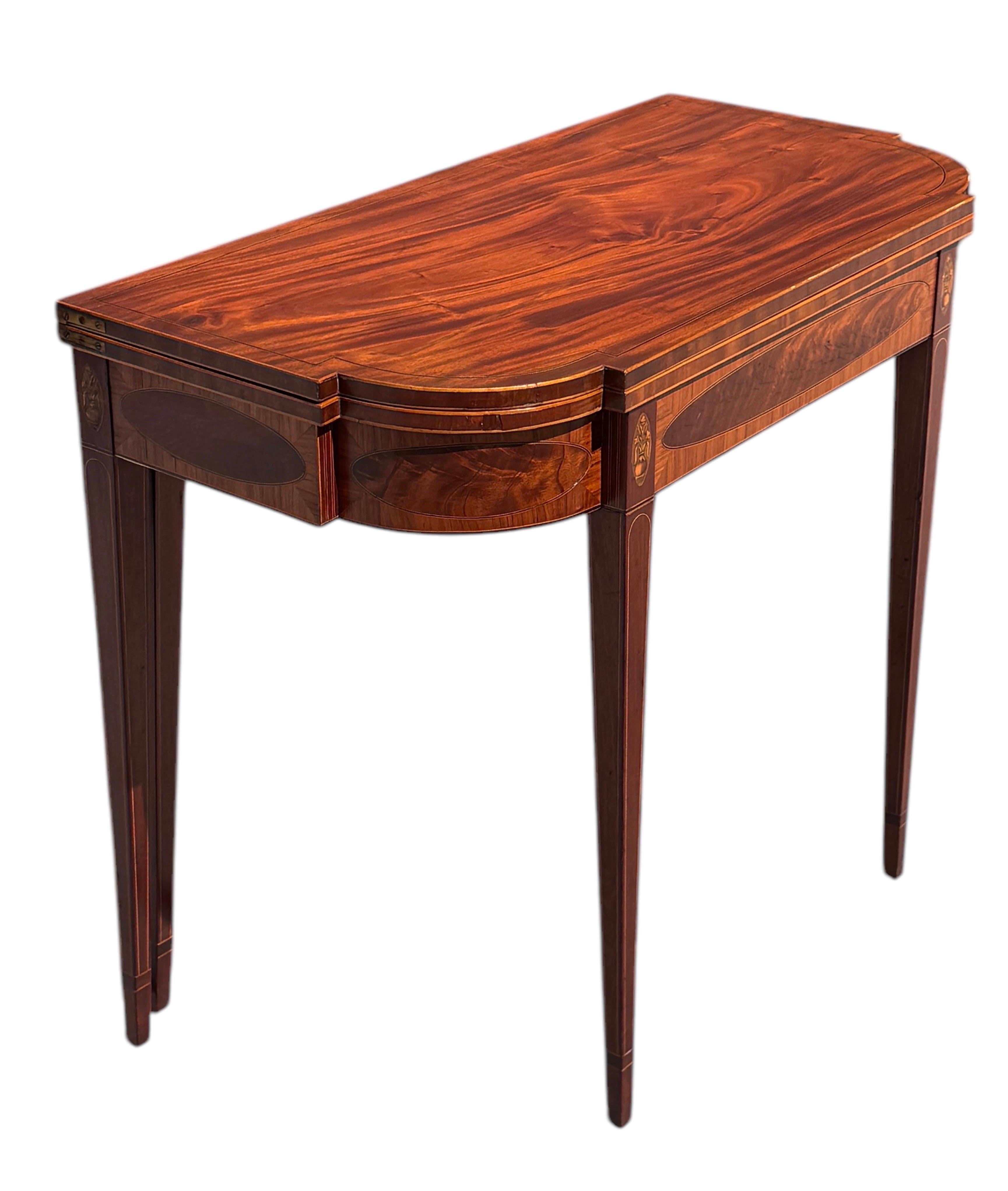 Table à cartes américaine en acajou en vente 6