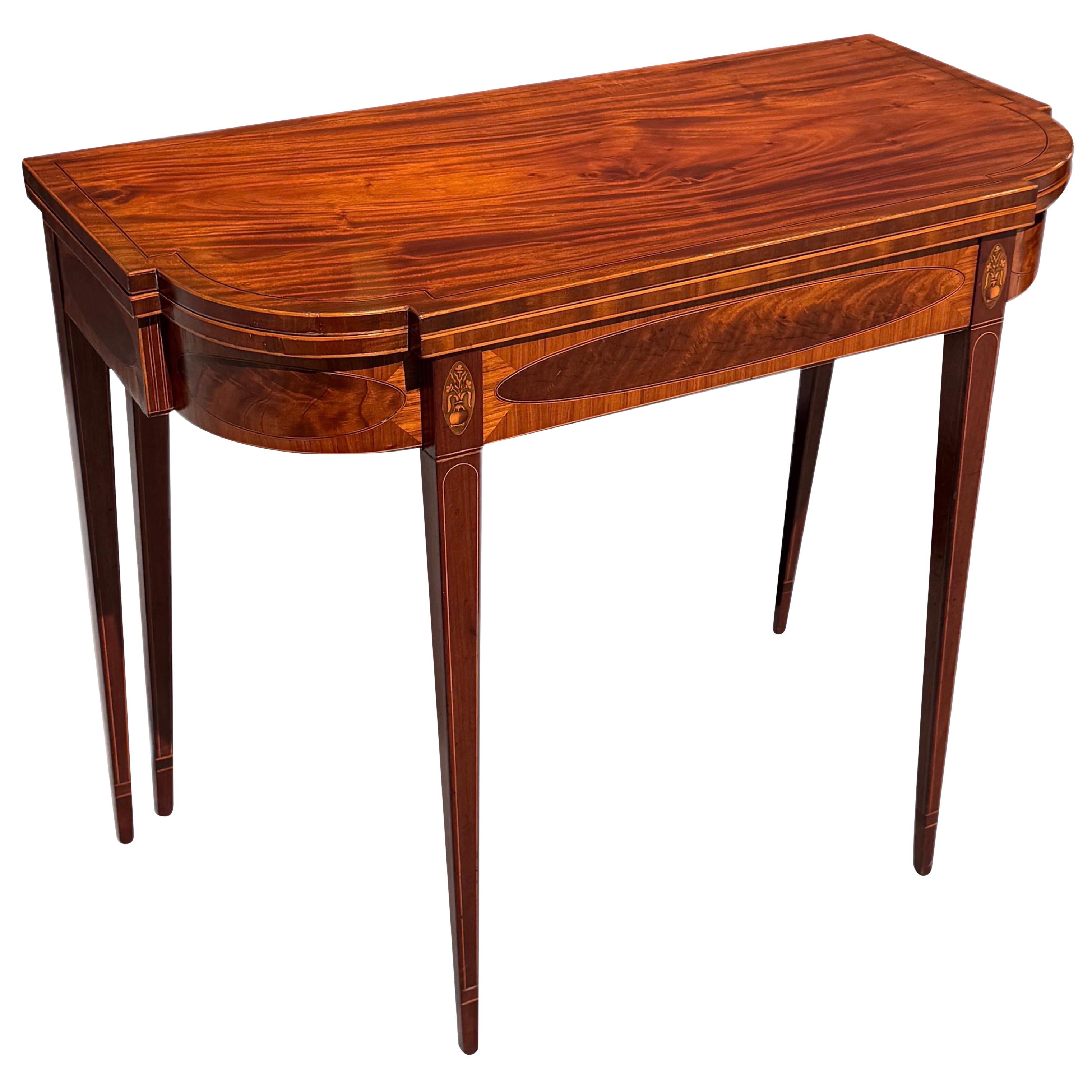 Mesa de cartas de caoba americana
