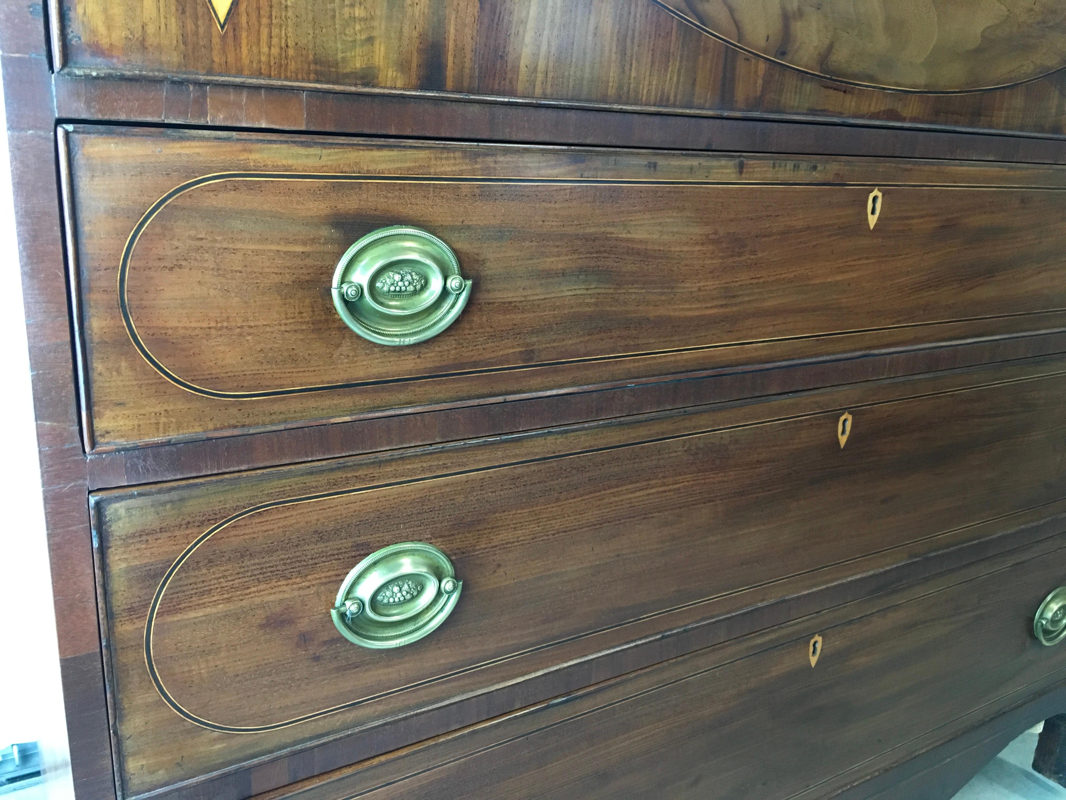 American Mahogany Chest of Drawers For Sale 4