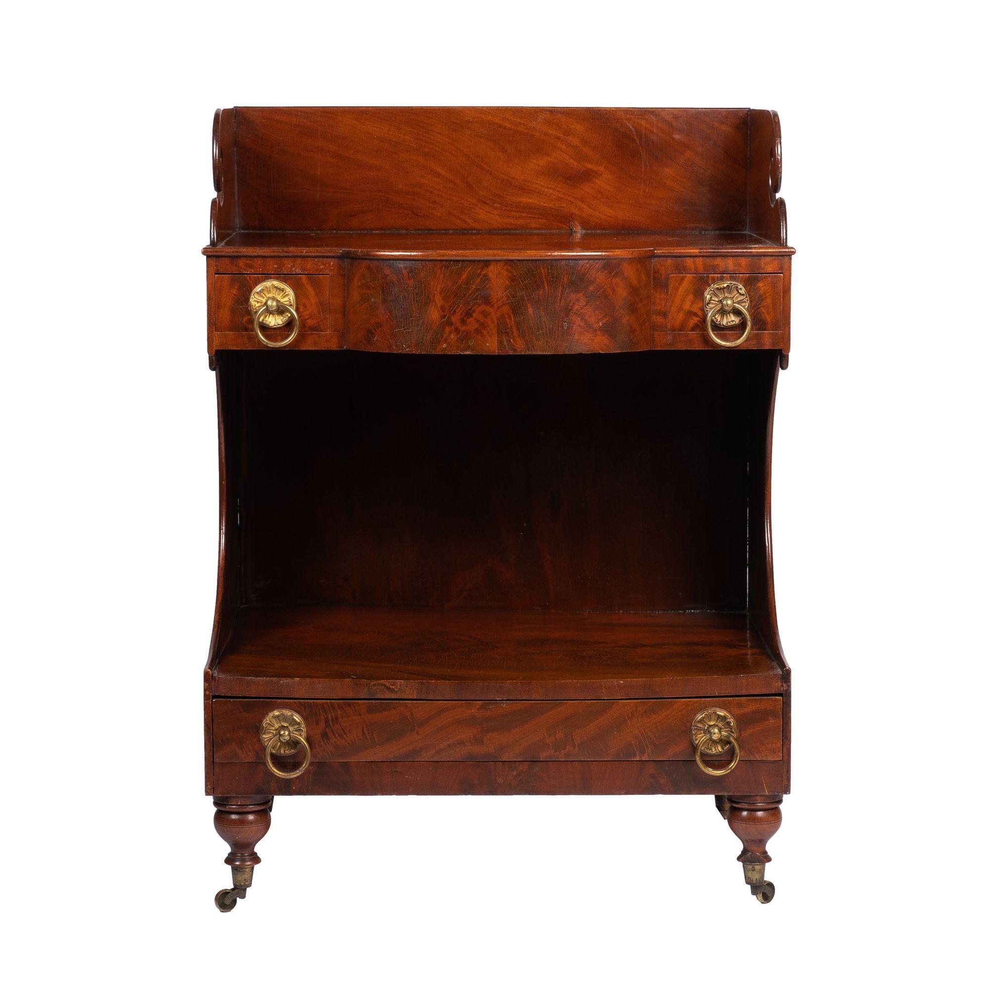 American Mahogany Demilune Dressing Stand on Brass Castors, 1830 For Sale 2