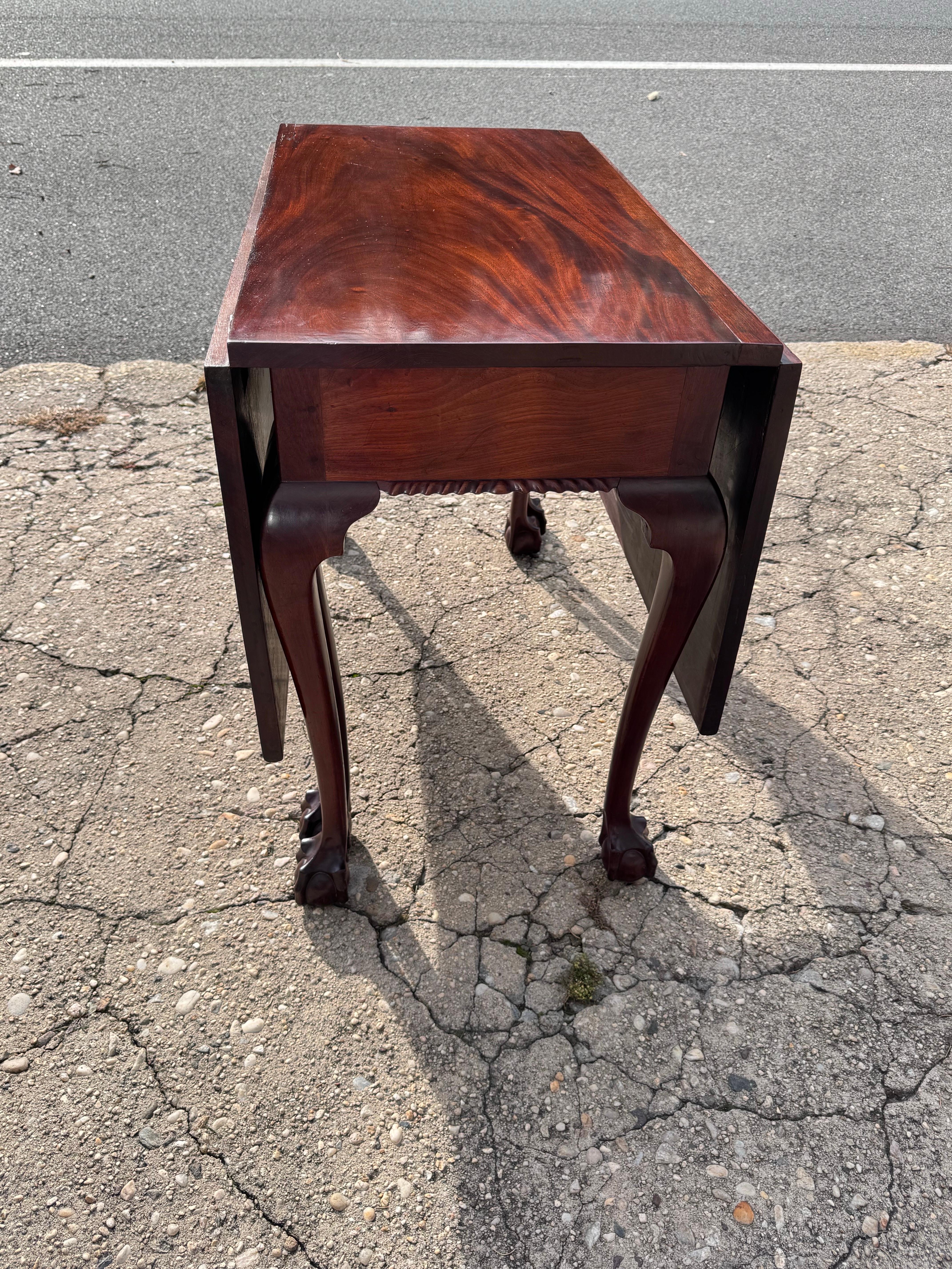 Américain Table à abattant en acajou américain en vente