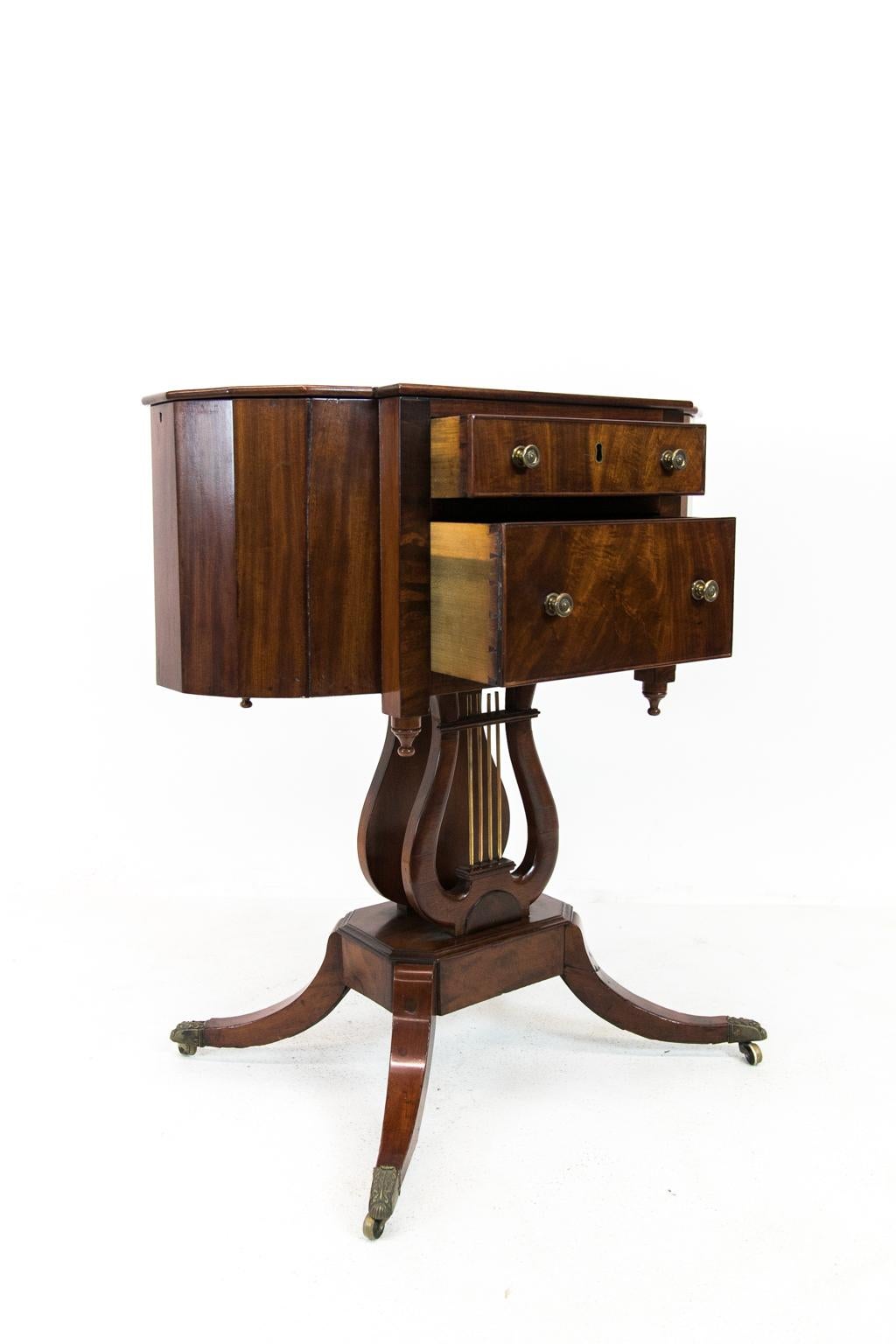 American Mahogany Sewing Table For Sale 1