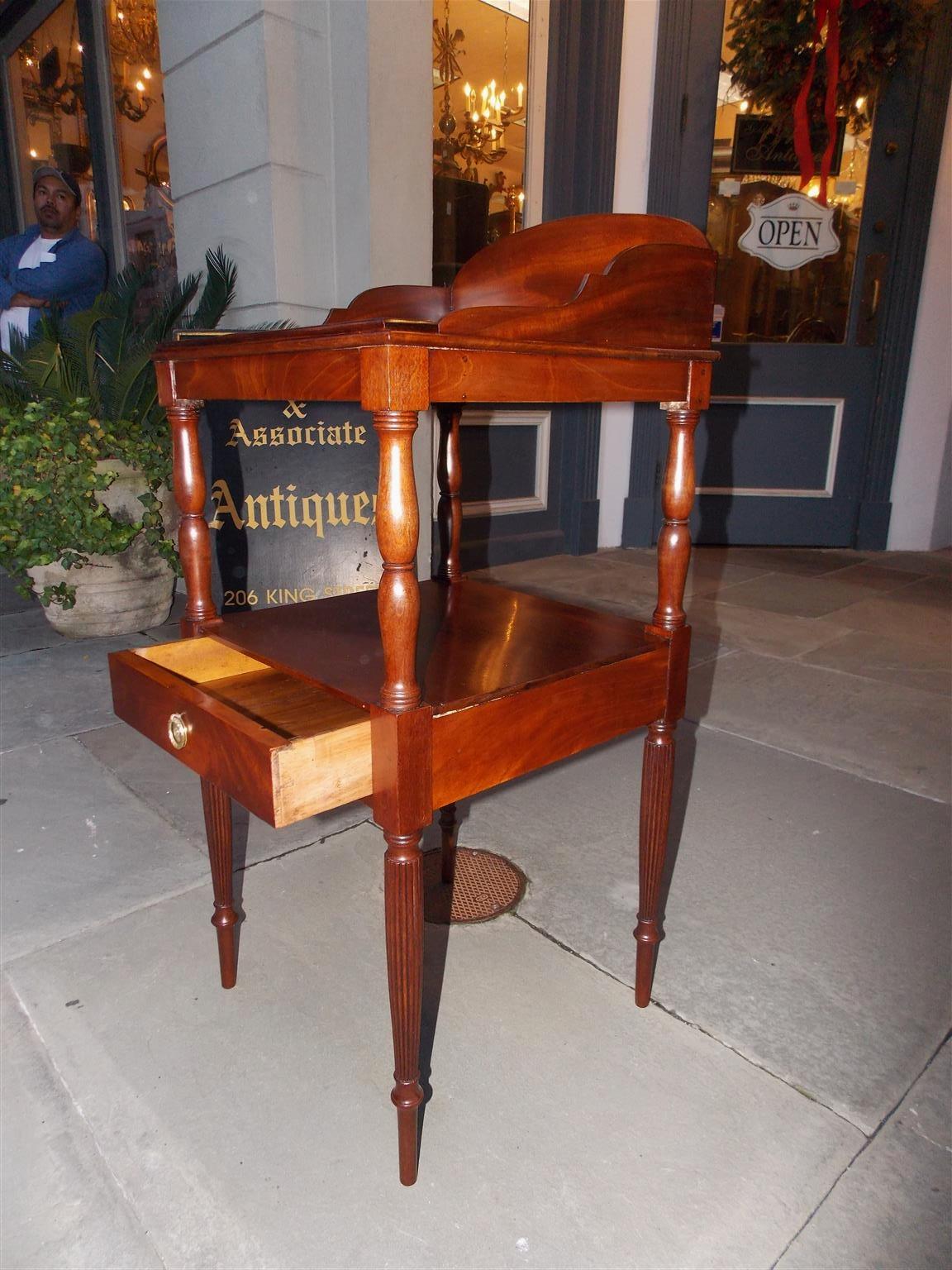 Hand-Carved American Mahogany Sheraton One Drawer Wash Stand with Reeded Legs, Circa 1810
