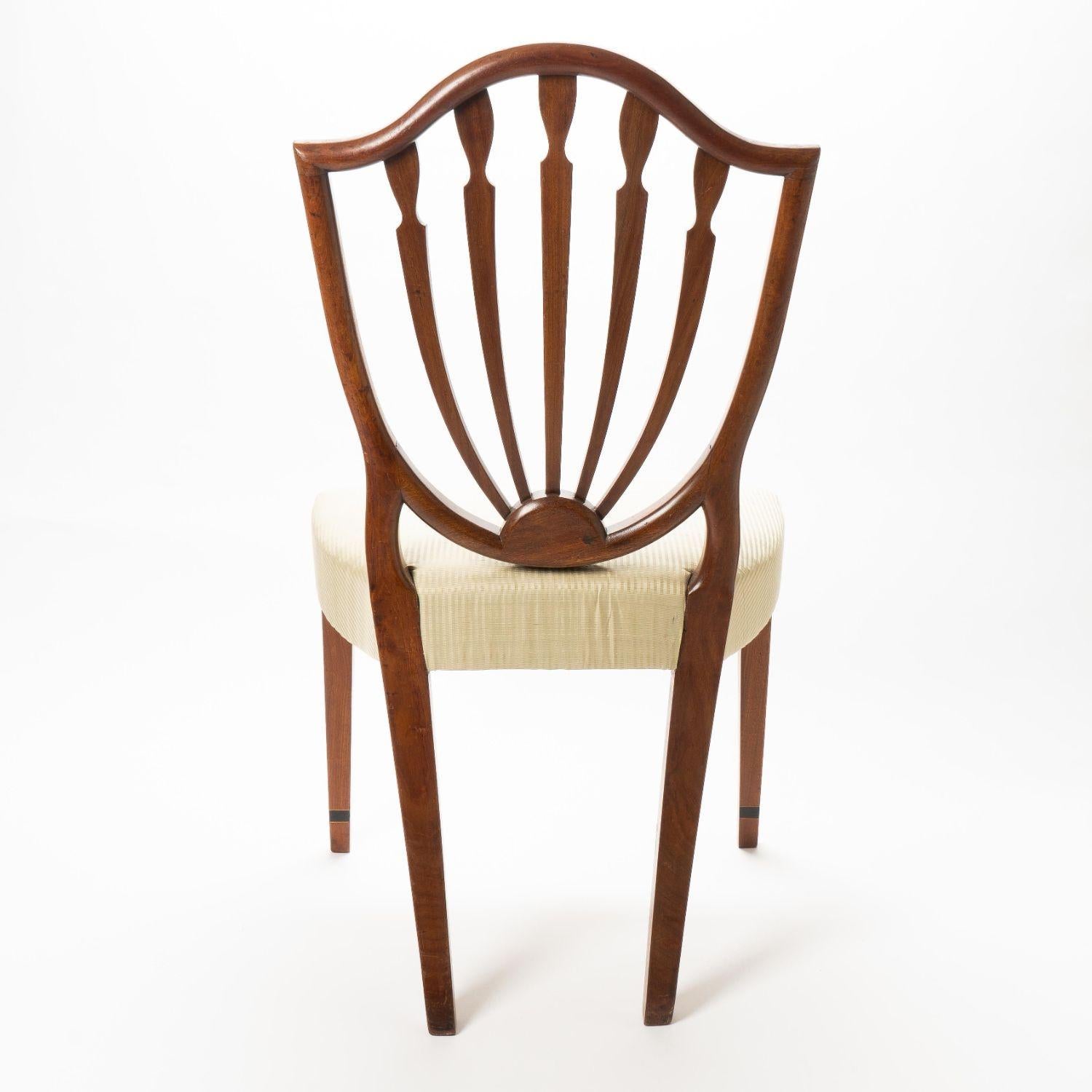 Late 18th Century American Mahogany Shield Back Side Chair with Serpentine Seat, c. 1790 For Sale