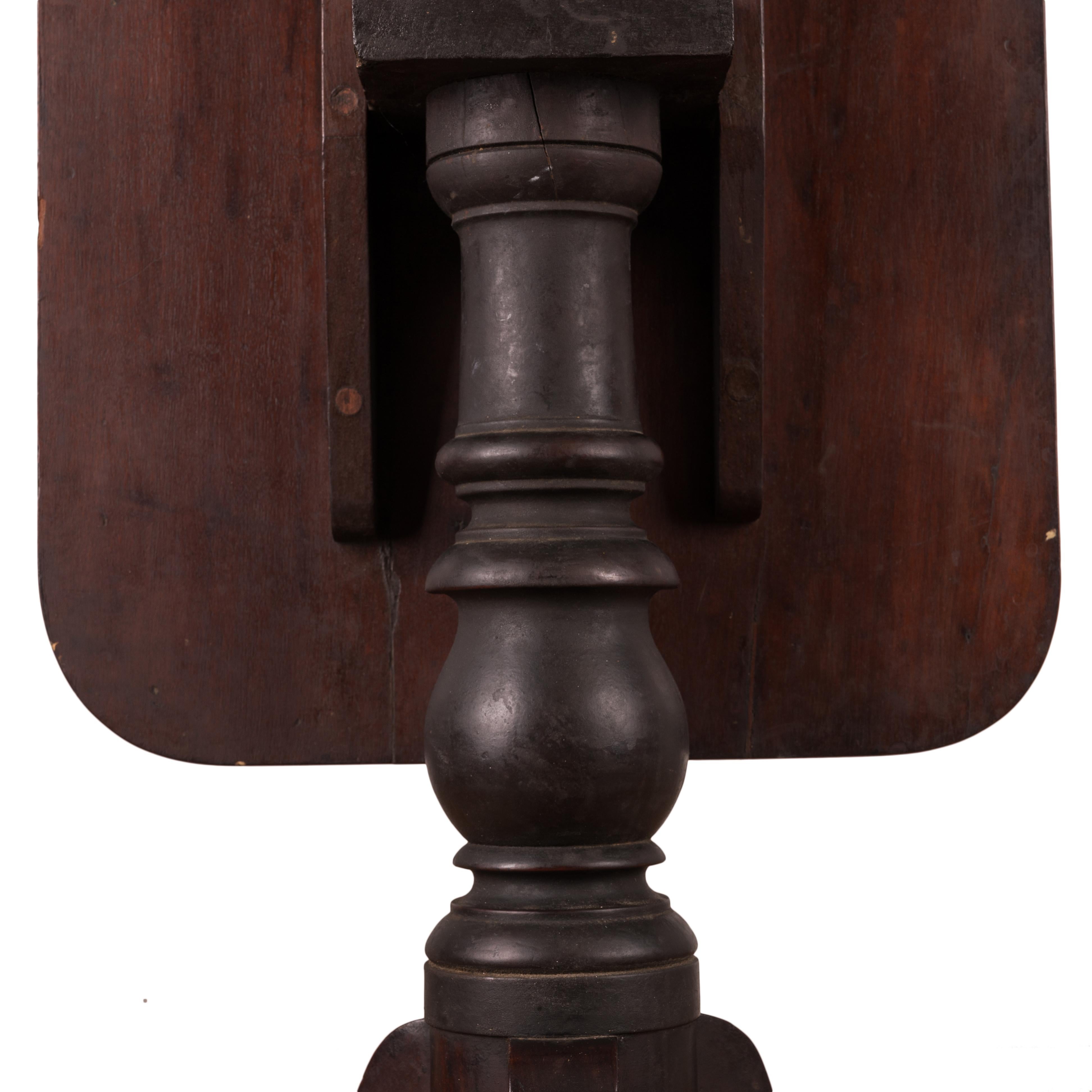 American Mahogany Tilt-Top Tea Table For Sale 2