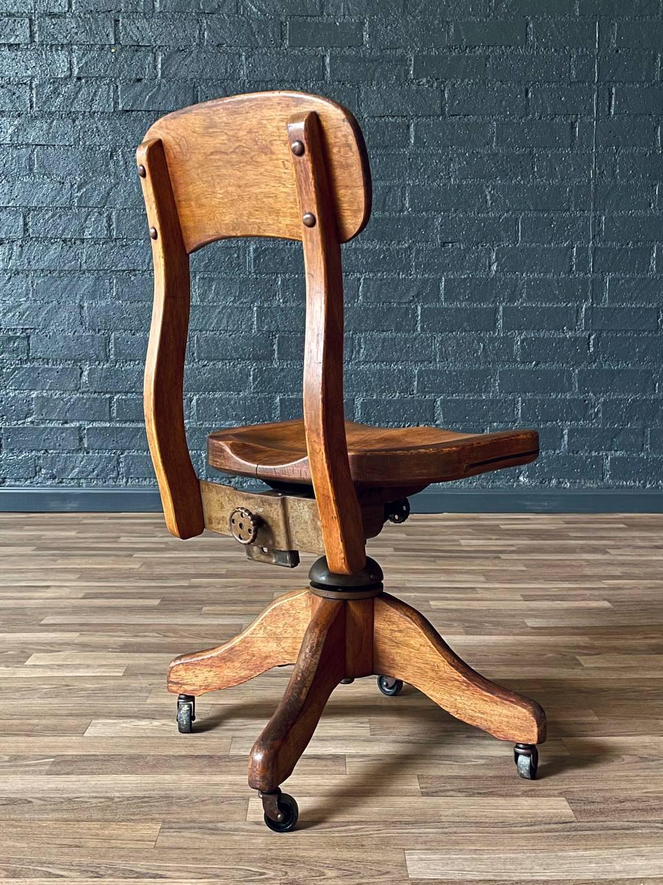 Mid-20th Century American Maple Swivel Banker’s or Typist Office Chair For Sale