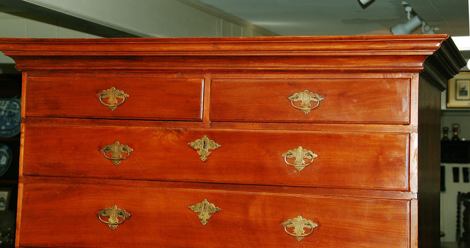 American Massachusetts Queen Anne Maple Highboy with Cabriole Legs, Circa 1750 In Good Condition In Wells, ME