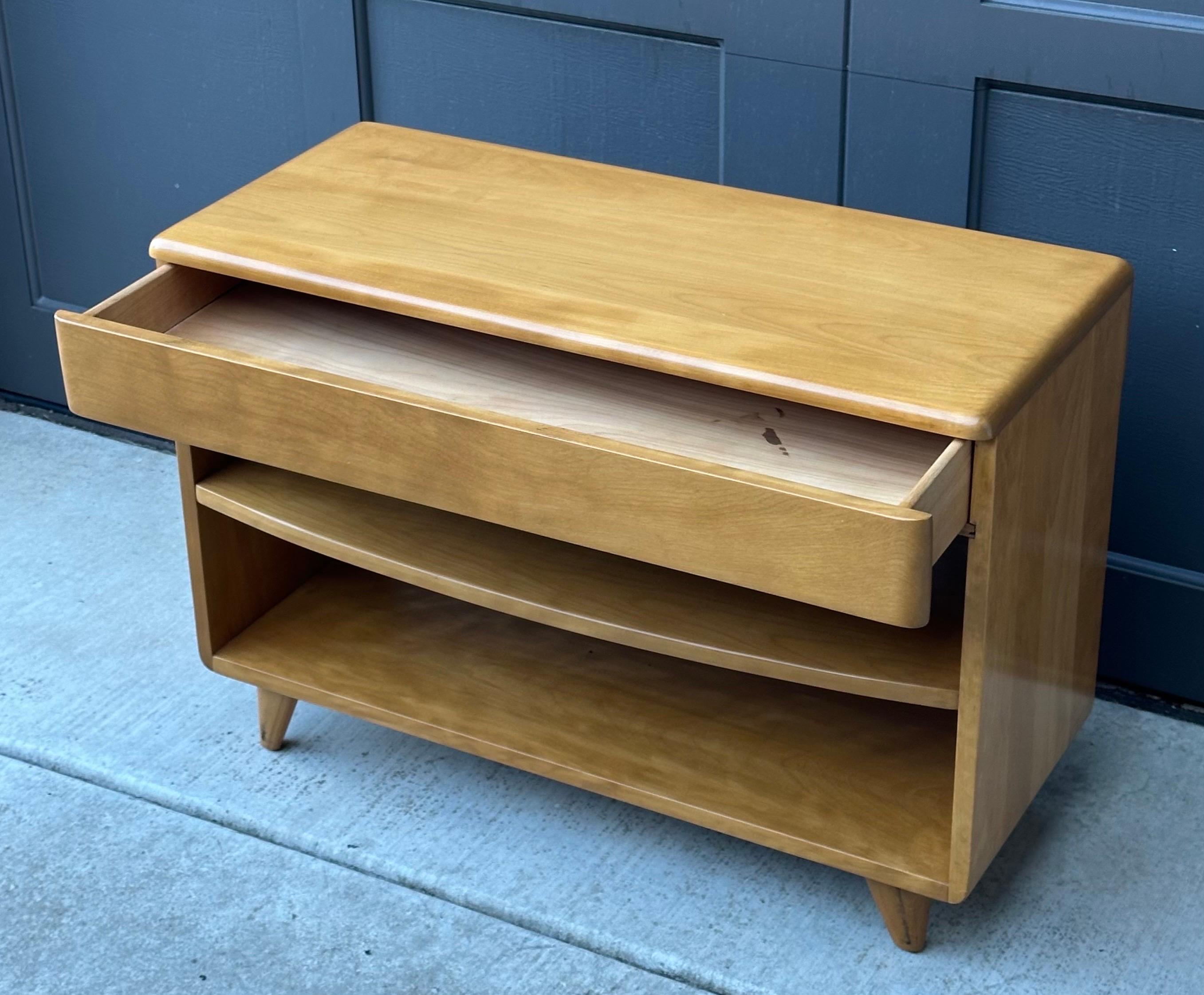 American MCM Bookcase / End Table with Drawer by Heywood Wakefield For Sale 12