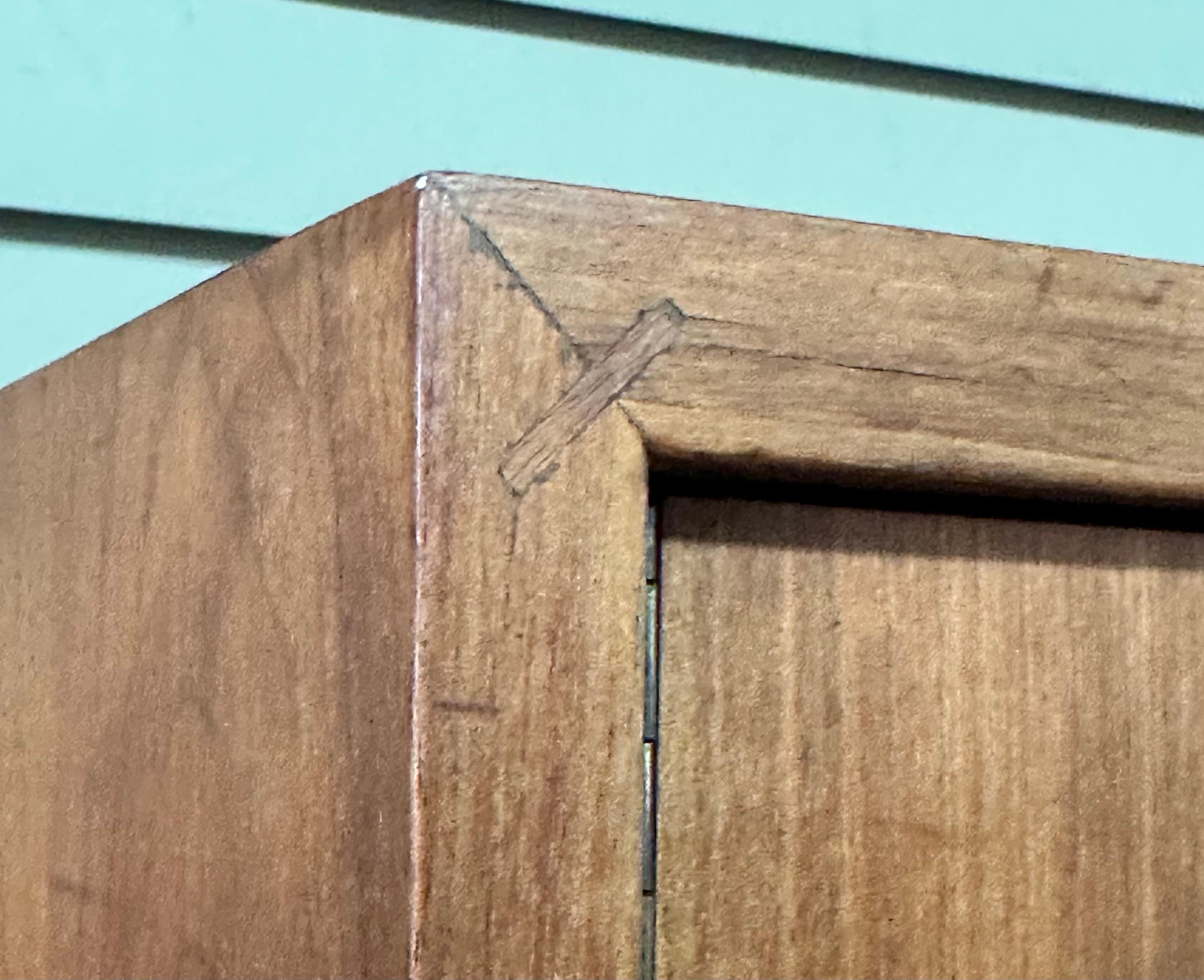 Cassettone in noce massiccio MCM di Richard Artschwager, RICHARD in vendita 7