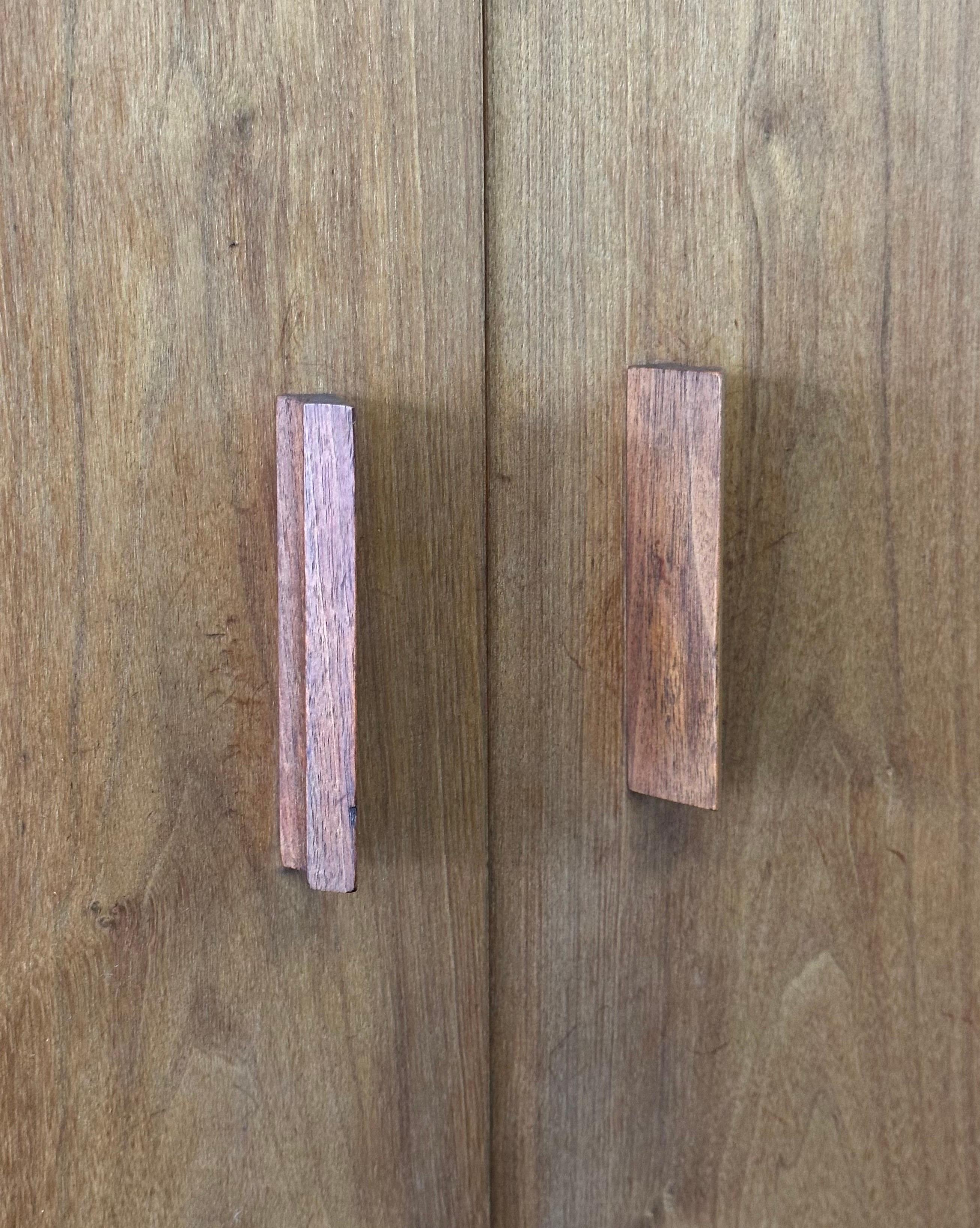 Cassettone in noce massiccio MCM di Richard Artschwager, RICHARD in vendita 8