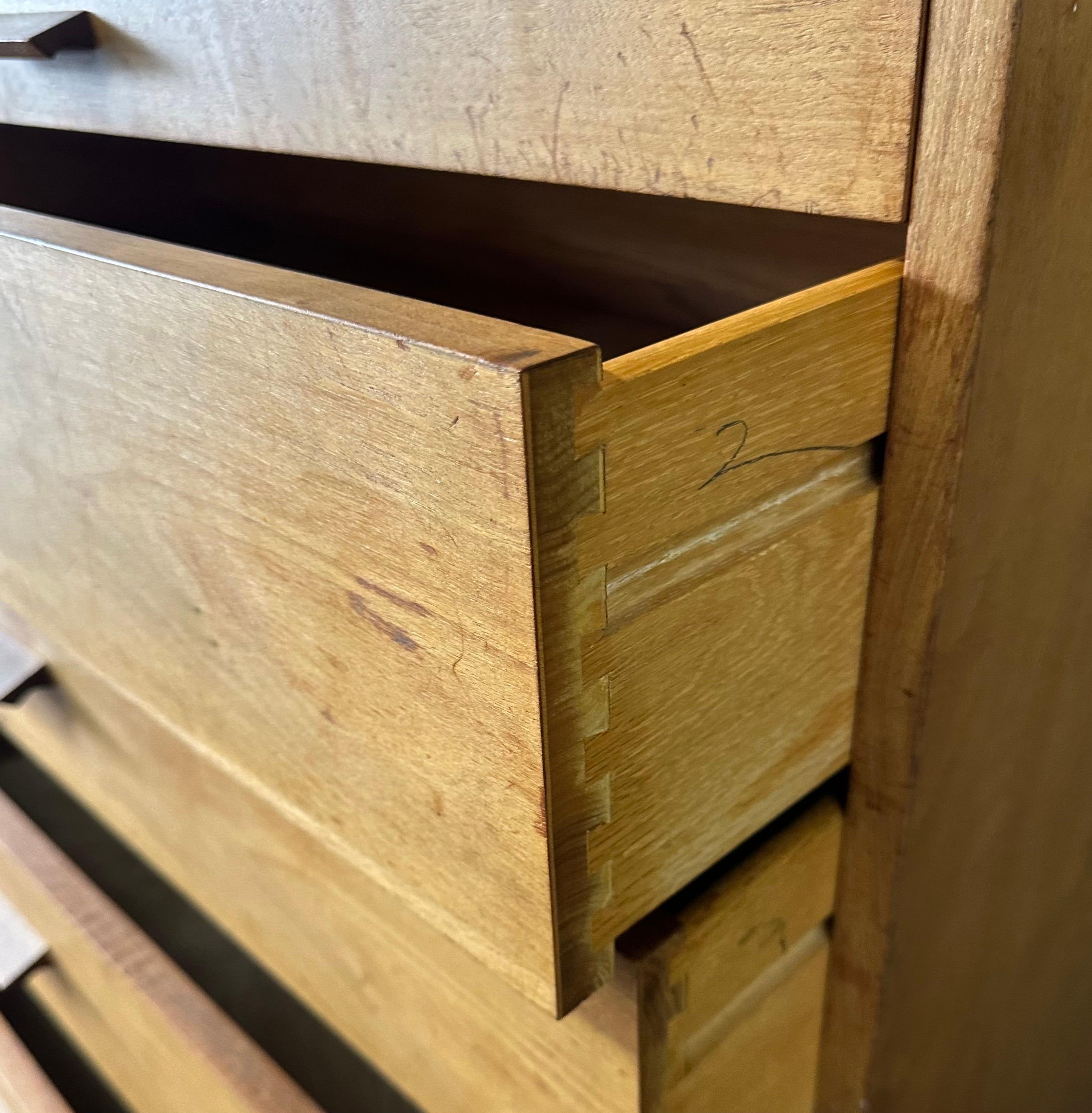 Cassettone in noce massiccio MCM di Richard Artschwager, RICHARD in vendita 9