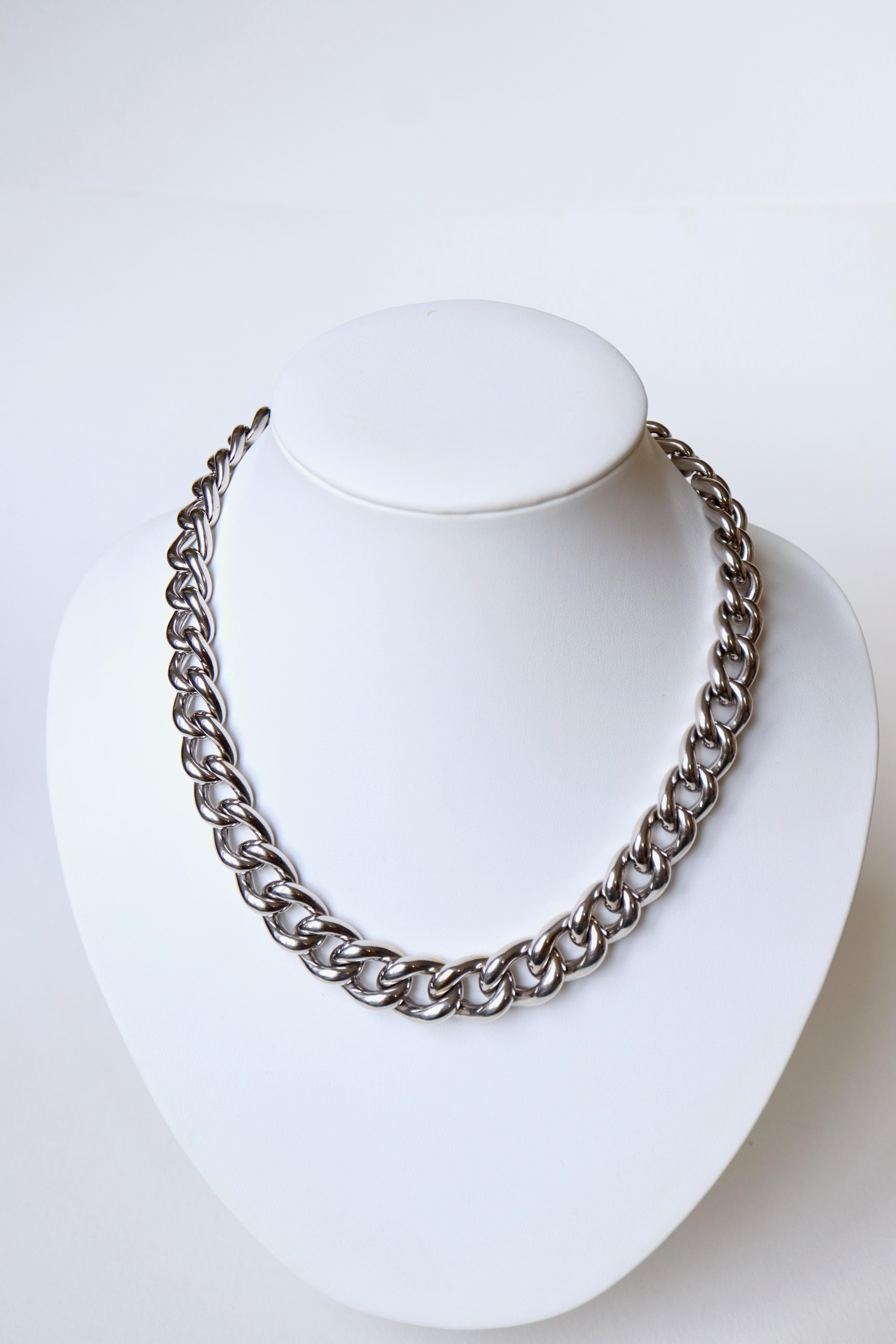 American Mesh Drop Necklace 18 Kt White Gold In Good Condition For Sale In Paris, FR
