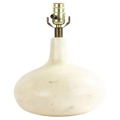 Lámpara de mesa americana de porcelana beige de mediados de siglo Lámpara de mesa americana de porcelana beige de mediados de siglo