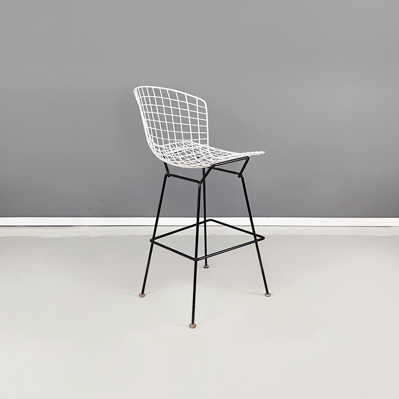 American Midcentury Black White Metal High Stools by Bertoia for Knoll, 1960s In Good Condition For Sale In MIlano, IT