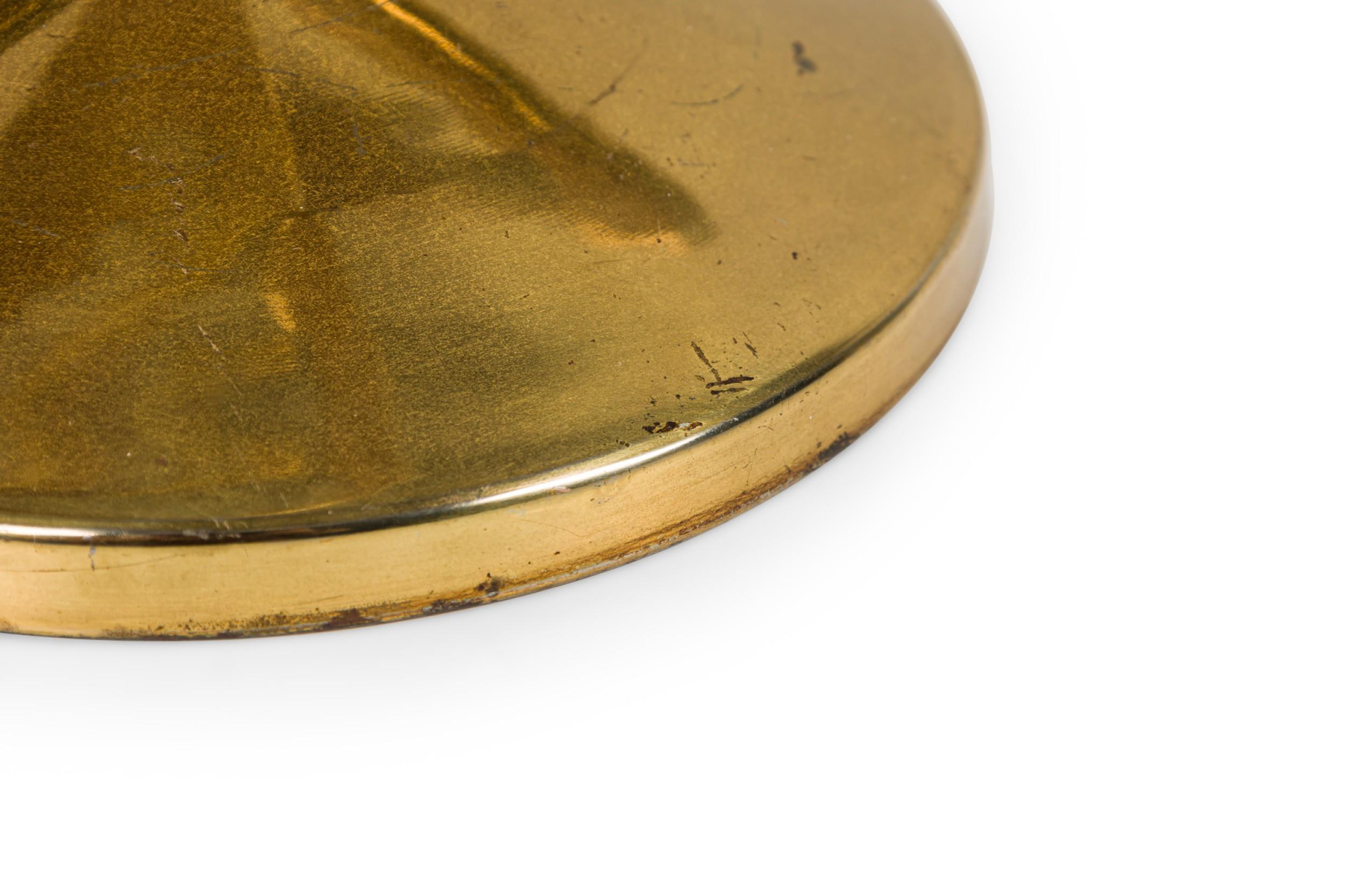 American Mid-Century Brass and Walnut Spiral Table Lamp en vente 2